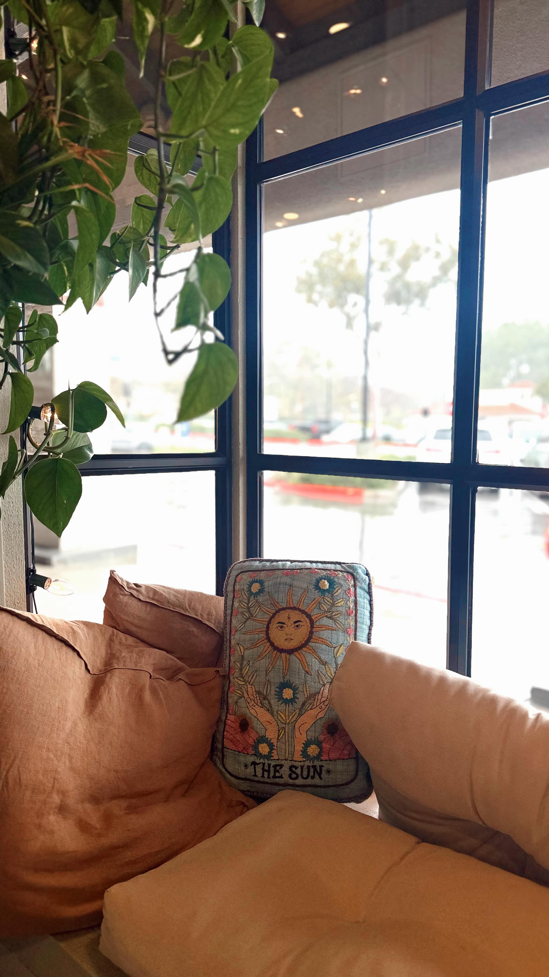 AI can write essays, but can it blend highlights?! Didn’t think so 😉
Stylist : @kristins.hair
#scvhair #scvhairstylist #santaclaritahair #scvsalon #scvsmallbusiness