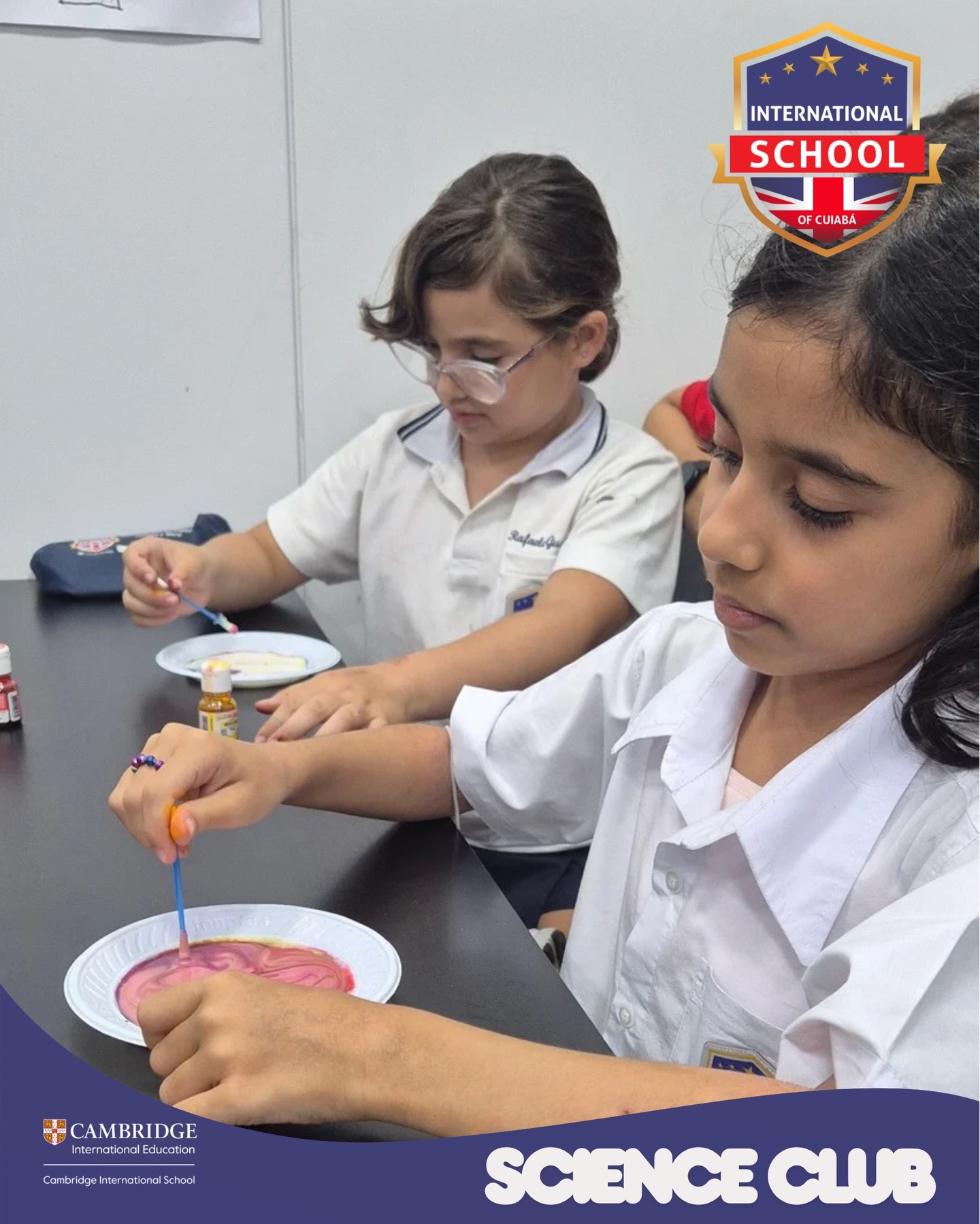 Learning science through experiments and teamwork. 🧫
.
Aprendendo ciência por meio de experiências e trabalho em equipe. 🧫