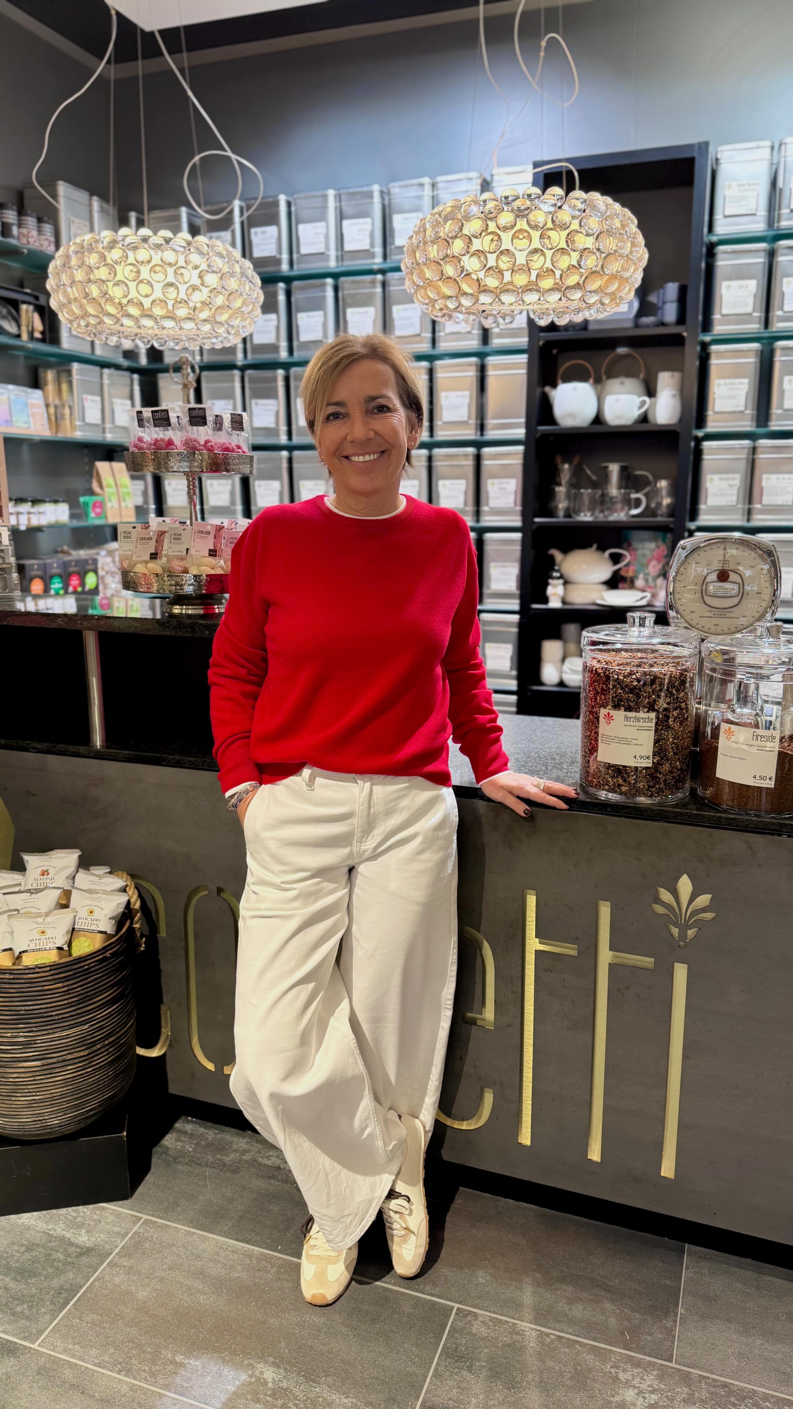 Farbe gegen graue Tage ❤️🌷
Wir sind sowas von bereit für den Frühling – und zwar mit unseren roten Lieblingsteilen! 🔥✨
Ob lässig, elegant oder ein echter Statement-Look – Rot geht einfach immer.
Welcher Style gefällt dir am besten? Schreib’s uns in die Kommentare! 👇❤️
#springvibes #redlove #frühlingsgefühle #ootd #colorpop