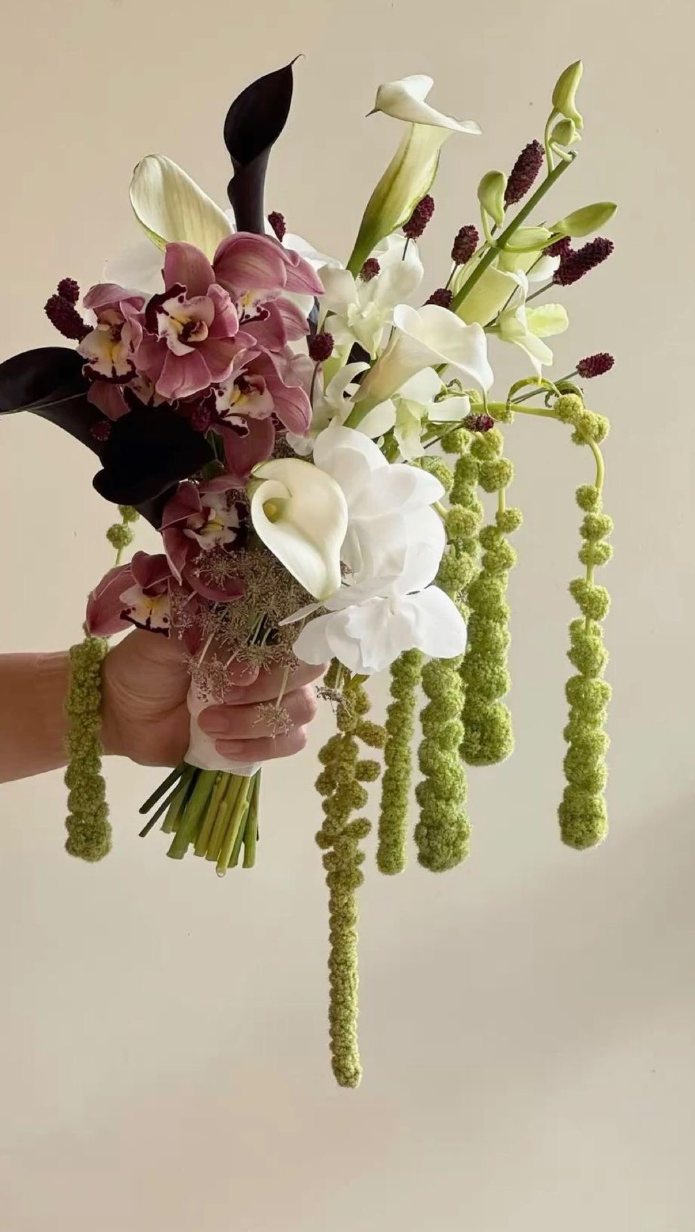 Current wedding aesthetics on our mind, plus a few sneak peeks from our latest shoot 🤭 Timeless palettes, layered textures, and design moments that set the tone for an unforgettable celebration.