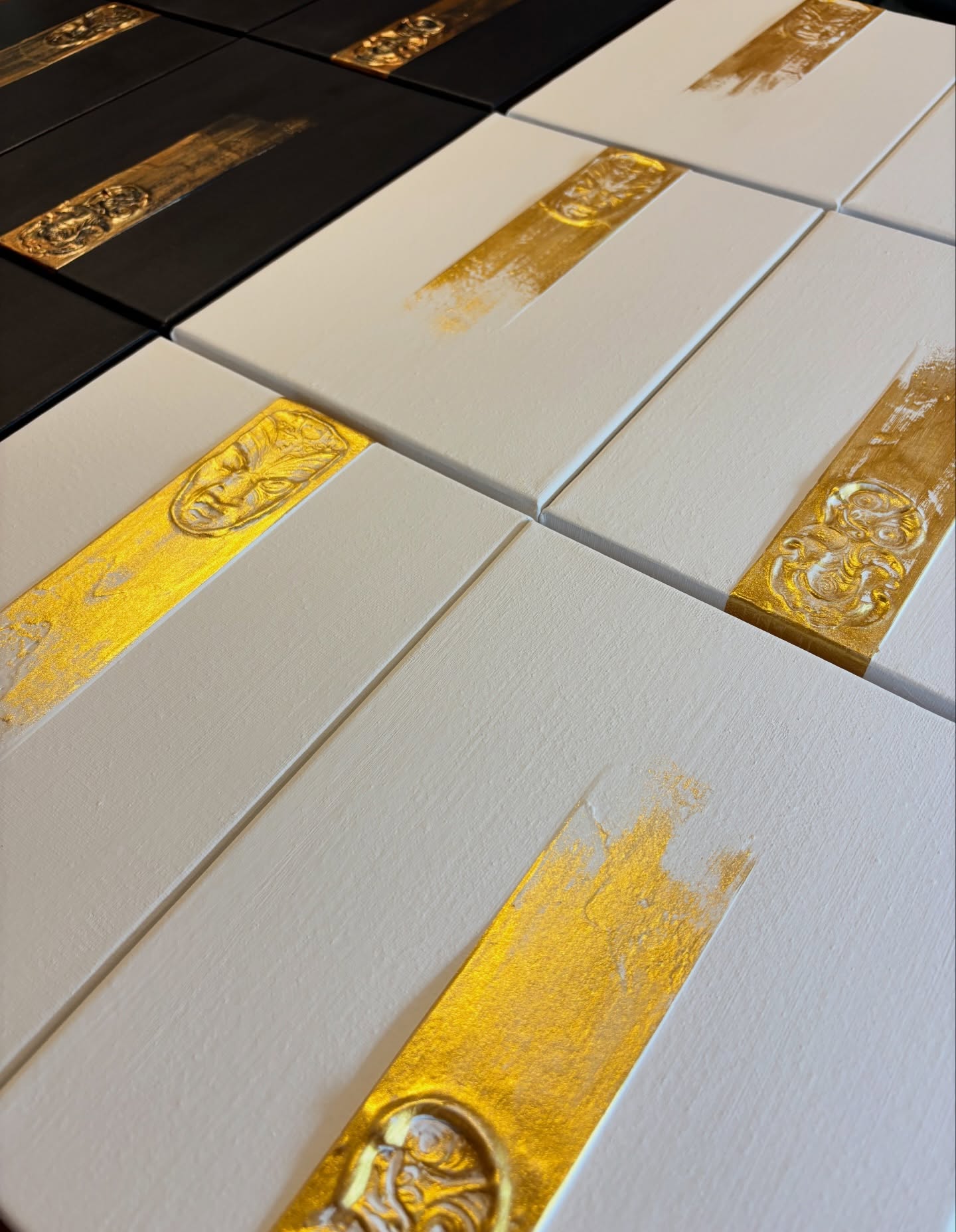 Are you ready for a CANVAS CLEAR OUT!!!!??? 🔥
I’m plastering and painting EVERY LAST CANVAS in my studio and dropping each piece to ONE LOW PRICE before I change all my works to pine boards.
Here’s ya sneak peek 👀 Keep watching my stories for more details and the stupid low drop price 😉
#drop #canvas #art #paint #nzartist