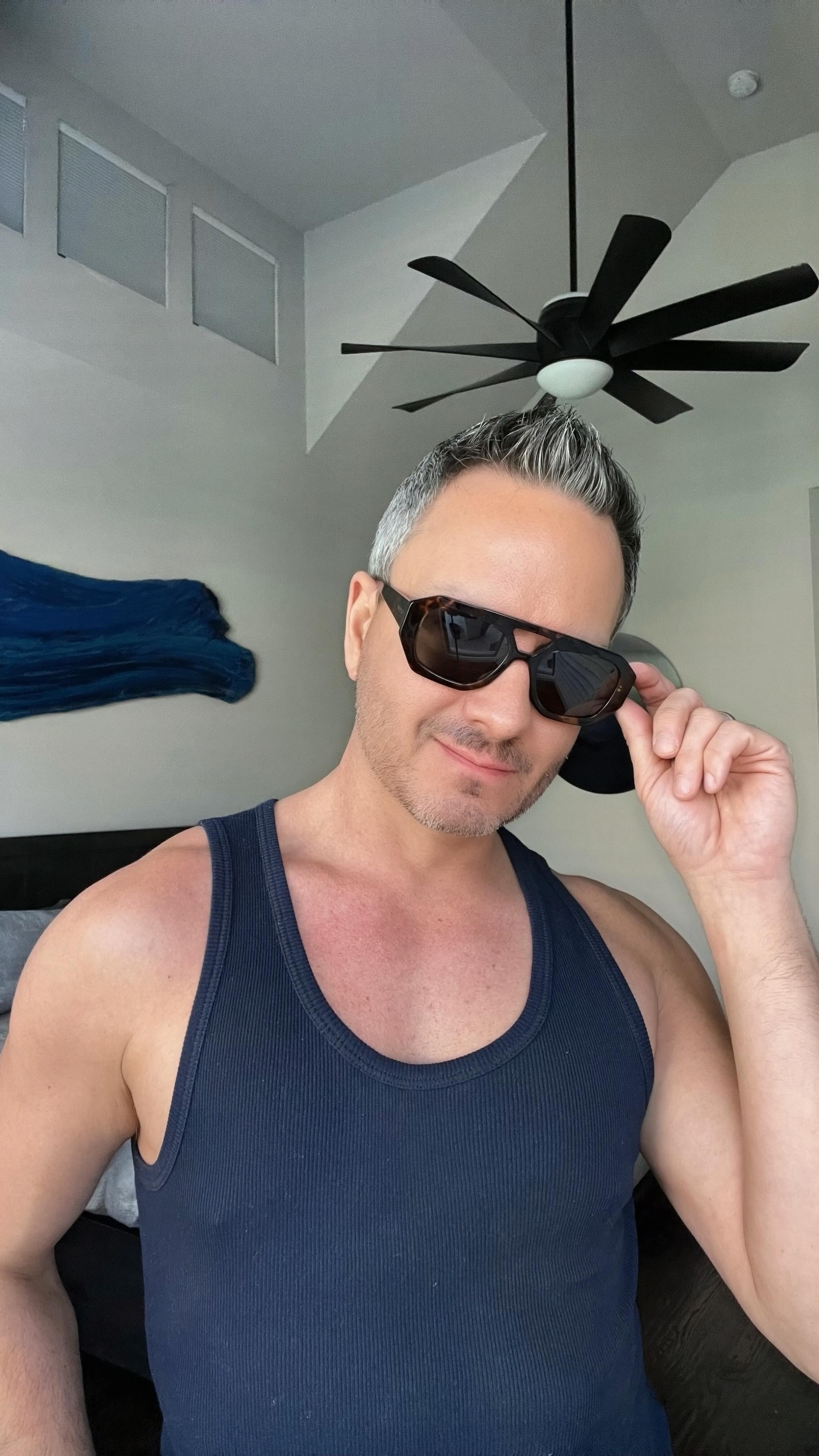 Sunny days ahead so refreshing the sunglasses. Which is your favorite style?
Comment GLASSES below to receive a DM with the link to this post on my LTK ⬇ https://liketk.it/5VwcW #ltkmens #ltkseasonal #ltkootd #sunglasses @kitseyecare