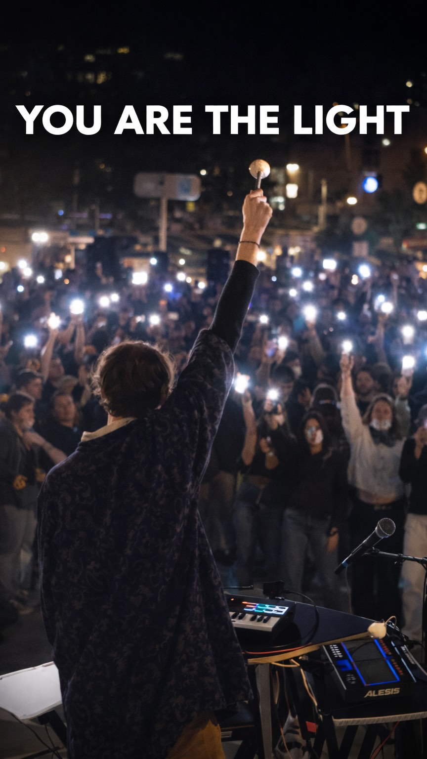 The lights went up - and the heart opened.
A real moment of connection with the crowd ✨
There’s nothing stronger than music that lights people up from within.
.
.
#spaceybeats #lights @shaon_jlm #liveshow