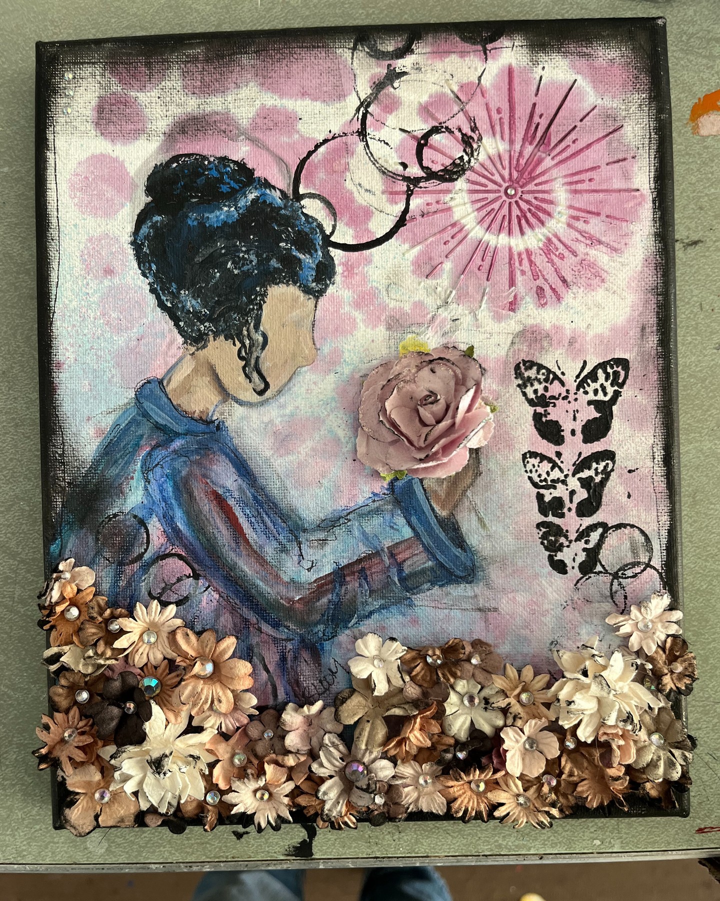 Moving studios soon! Re-visiting older pieces and newer ones. This one will be up for sale soon! Interested- let me know before it heads out to a show.
#artforsale #studioart #mixedmedia #ctart #fairfieldcounty