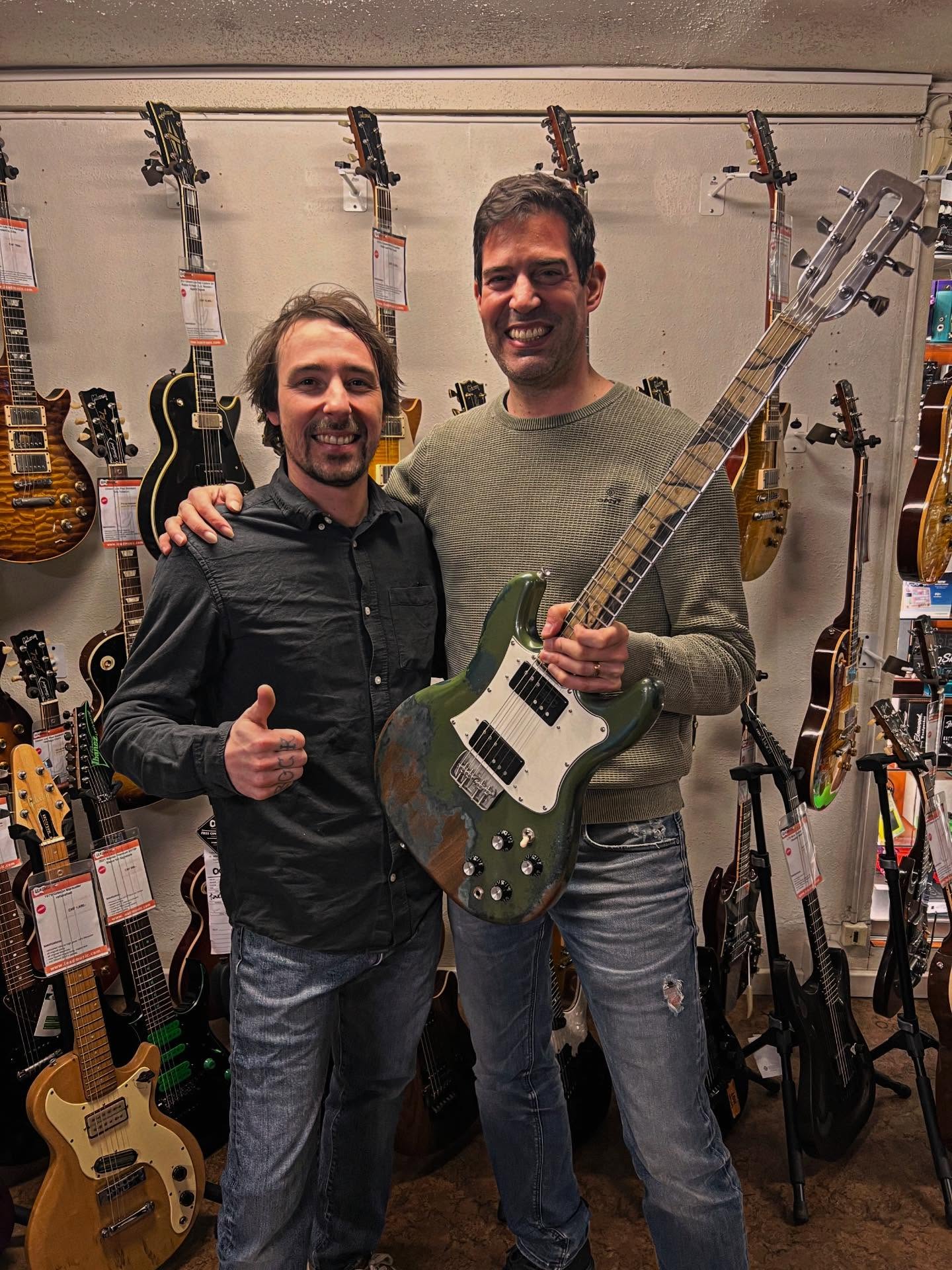 Such an honor to have my very first guitar dealer, especially someone who has so much experience and talent. The one and only Olivier Uldry of @leadmusic.
We are working on some custom Columbia MKV edition which will be only available in his guitar shop.
Also the beauty in his hands is a very special one. It’s a Columbia MKV Olive Green on Sherwood Green heavy relic which celebrates my 10th Anniversary as a guitar maker. This model features an amazing Royal White Ebony fretboard with stunning figures. The only Columbia which will ever be produced with this kind of wood for the fretboard.
I gave my best and put all my skills and efforts to make a new kind of relic finish without following the traditional way of aging an instrument. I’m so happy that it went to Olivier and just can’t wait to show you our upcoming work together.
Thank you again for your trust and support and go check on his beautiful shop filled with one of the best instruments you can find on earth.
Cheers everyone
Alexandre
#glettyguitars
#aluminiumneck
#aluminiumaxes
#guitarporn
#guitarist