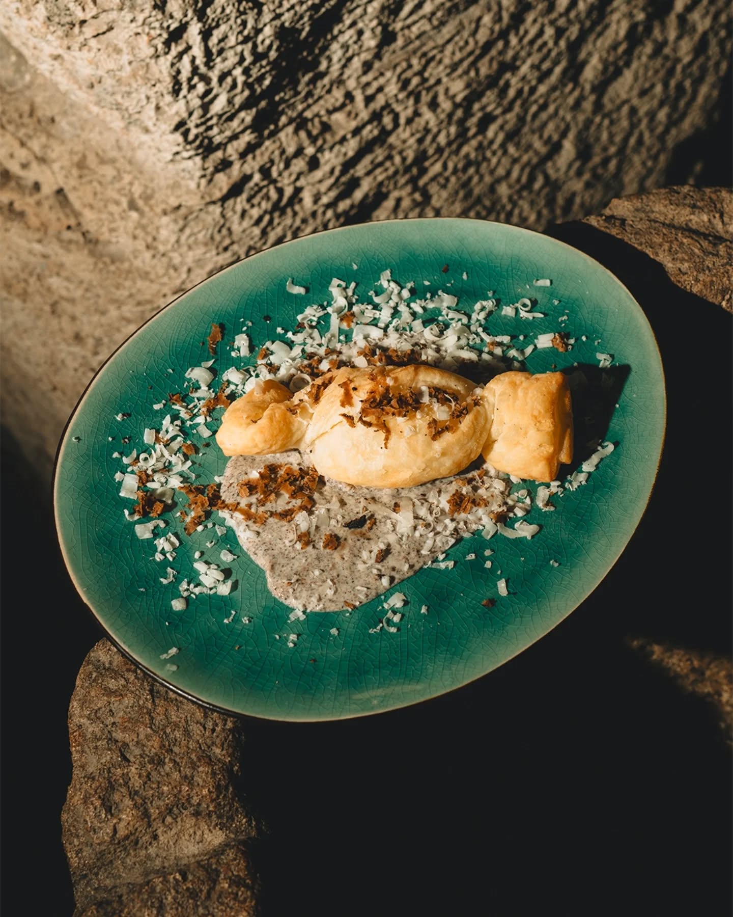 La nostra Caramella ✨
Realizzata a mano ogni giorno, con cura e passione, utilizzando solo prodotti freschi e selezionati.👌
Un equilibrio di gusto che racconta la nostra idea di cucina: autenticità, qualità e attenzione ai dettagli.🍽
Vieni a scoprire la cucina delle Antiche Terme di Diana.🍴
📍 Via dei Sosii, 6 – Tivoli
📞 0774 312256
📸 @smup_socialmedia