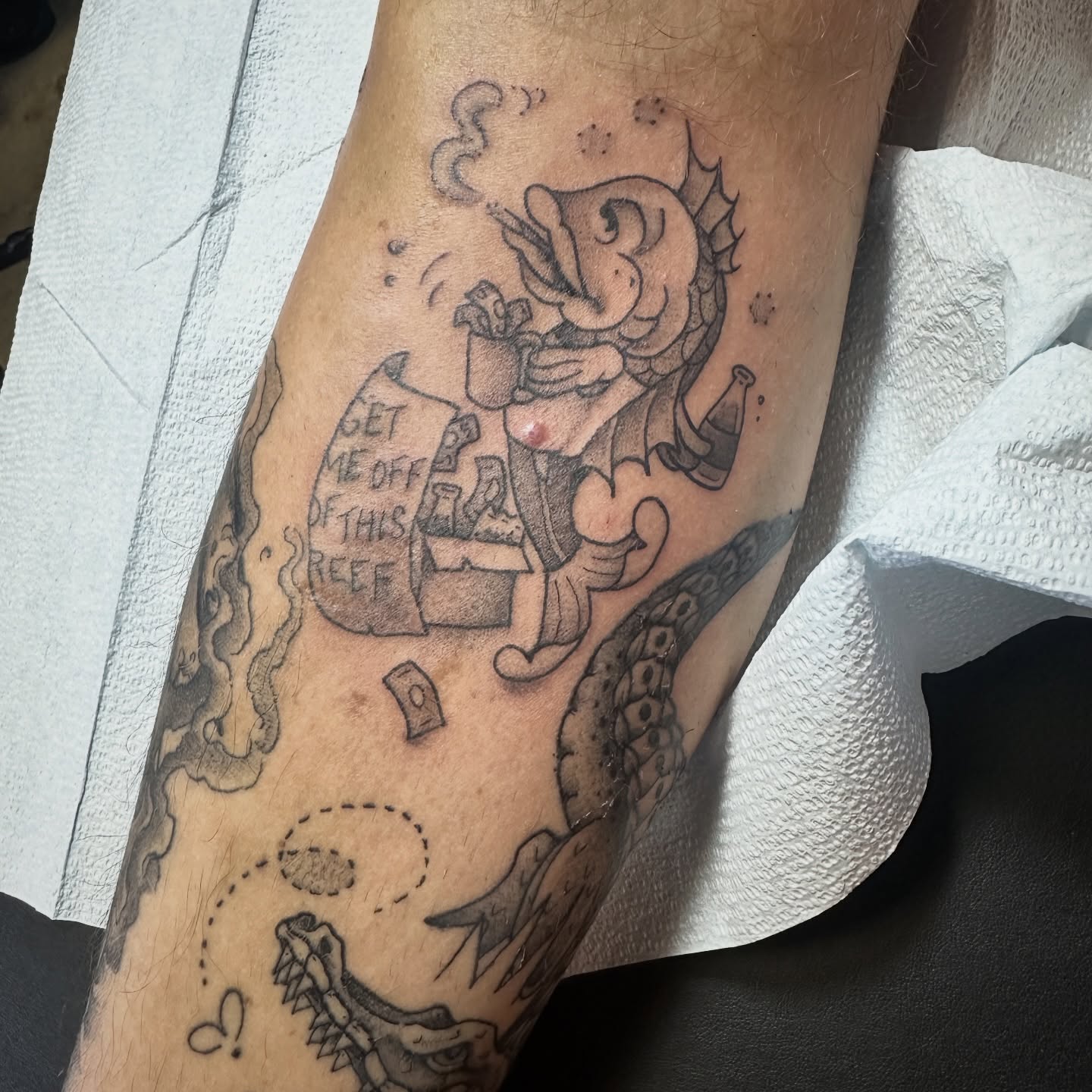 Badfish for @zrz_guitars 😎🐟 and some healed stuff! Flash and customs all over this leg. Thanks dude!
Link in bio to book. I have time coming up ❣️
@electricavetattoo.atx @electricavetattoo.atx
#atxtattoo#atx#tattoo#sublimetattoo#finelinetattoos