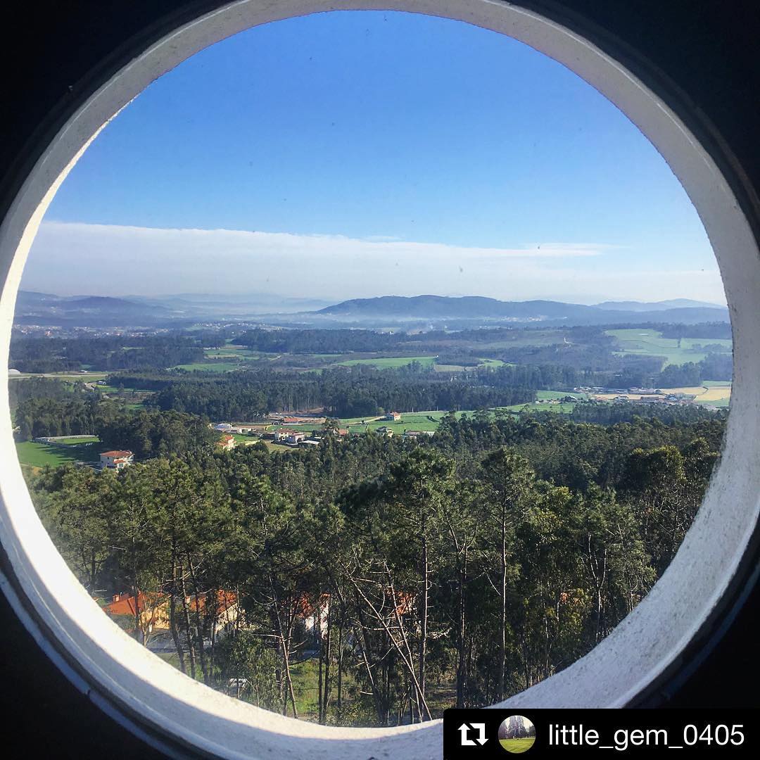 Beautiful picture taken by one of our guests 💛 thank you @little_gem_0405 for the awesome shot ☺️
#Repost @little_gem_0405 ・・・
The view from our windmill window this morning!
@airbnb #airbnb #airbnbviews #airbnblife #airbnbhomes #airbnbportugal #airbnbhost #portugal #visitportugal #instadaily #photooftheday