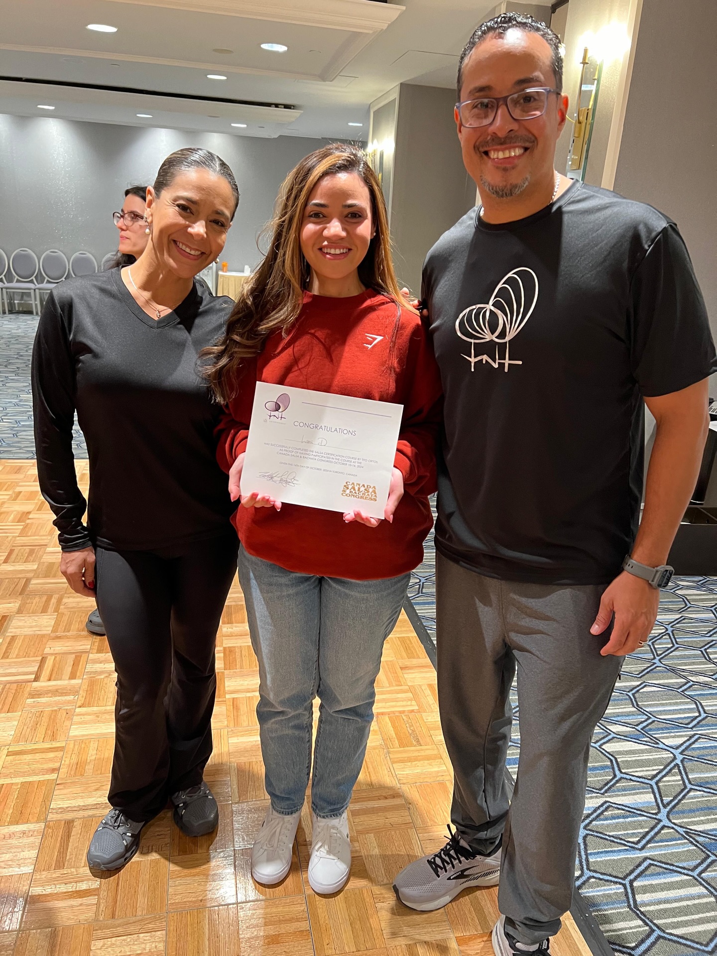 Un logro mas!
Meta cumplida!
Nuestra PR member @itslamixo logro su certificado de
Salsa Amongst Pro’s
Felicidades Lami!!!
En La foto: @titoortos y @flaviatamaralivolsi
#salsa #salsalife #bailando #bailaresvivir #throwbackthursday