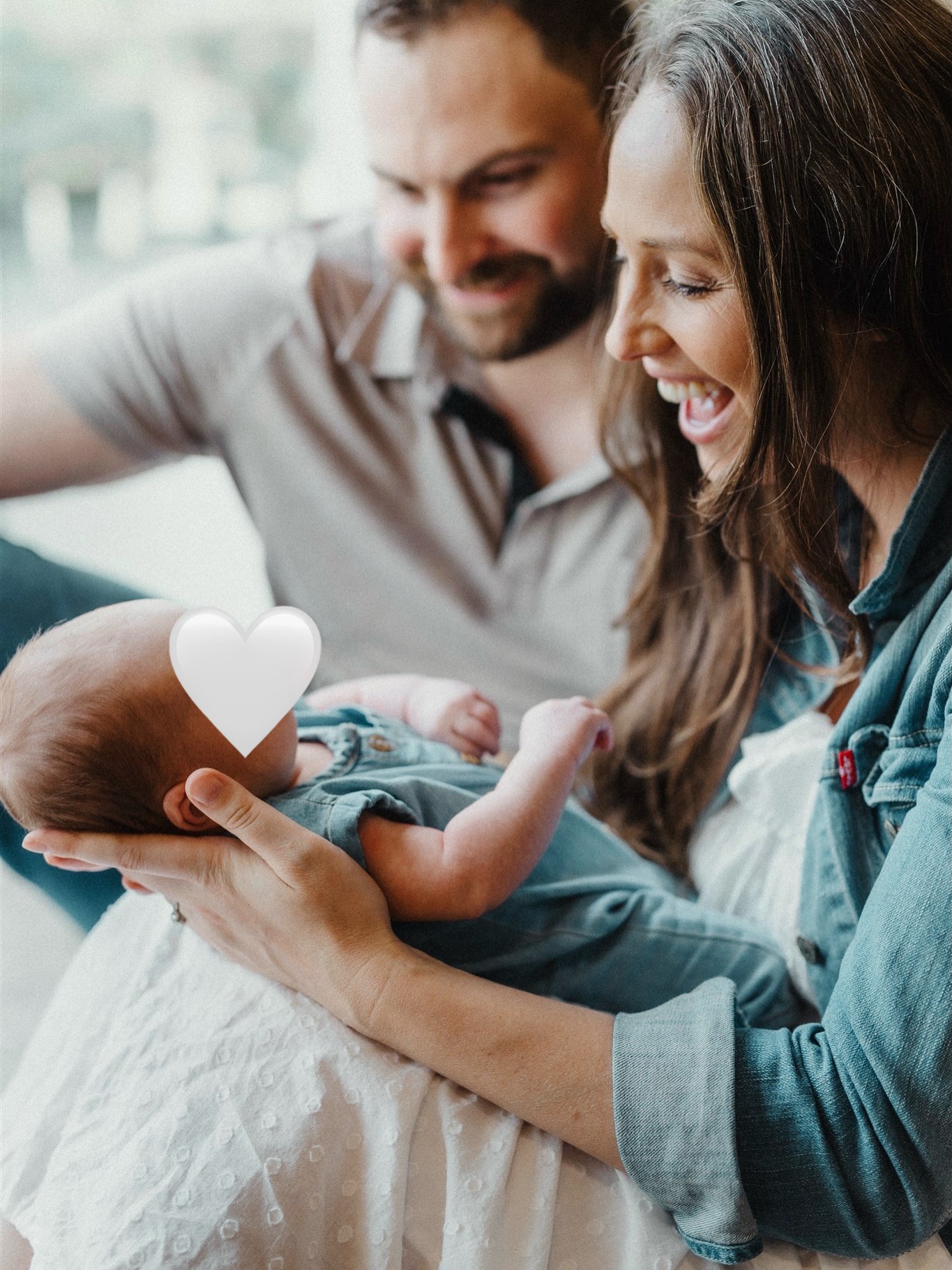 Your privacy is as precious to me as your babies are to you. Social media is a tricky thing. Photographers need to share our styles and to show what you kind of experience and images to expect when you hire us. But, it’s always more important to honor feelings about privacy. This family chose to keep their babies’ faces private but you can still see and feel the love! That’s what I look for in my family/newborn sessions.
Much love!
#losangelesnewbornphotographer #thousandoaksphotographer #babylove #thousandoaksfamilyphotographer #conejovalleyphotographer