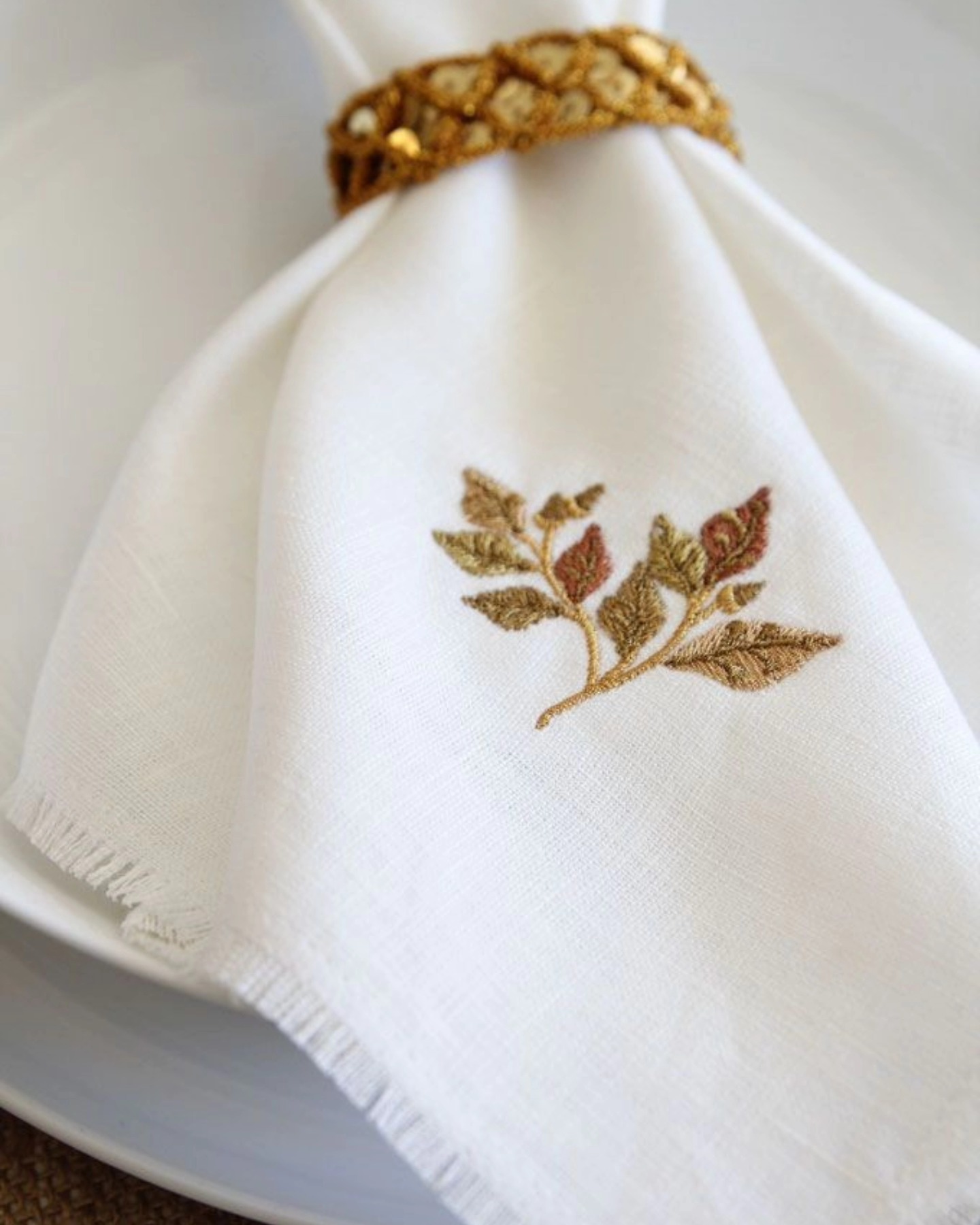 #TKF Sheeeeezzzz!!!! Experience Some True Love ❤️
Embroidered Napkins For Some Fine Dining.
Indian Organic Home textile manufacturing company.
Visit us at www.thekarurfabrics.com