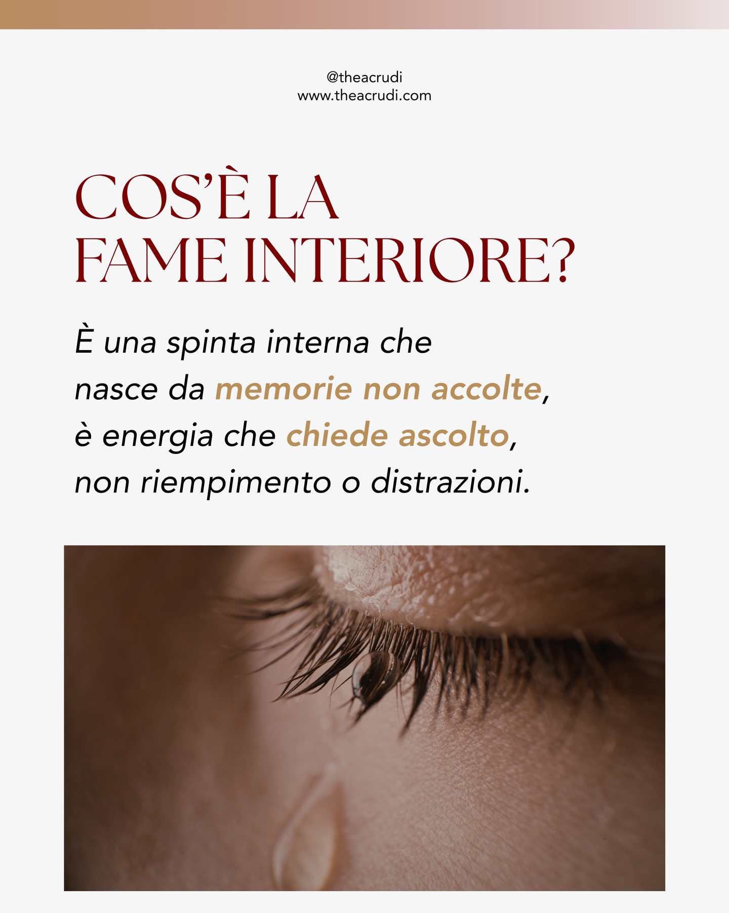 In una mail ricevuta ieri mi è stato chiesto di spiegare cosa intendessi per fame interiore, dopo averne parlato nei materiali inviati per il mini-percorso Dal Vuoto alla Presenza 🙏🏻
La fame interiore è quella sensazione sottile (a volte costante, a volte improvvisa) che qualcosa manchi, anche quando razionalmente tutto sembra essere al proprio posto.
È quell’impulso che ci spinge a riempire ogni spazio “vuoto” con attività, stimoli, controllo costante, pensieri, conferme, proprio come avviene con una fame incontrollata.
E questo non perché ci manchi effettivamente qualcosa, ma perché dentro c’è Energia Vitale che chiede direzione.
🪷 Molto spesso questa fame nasce da esperienze antiche: emozioni non accolte, bisogni non visti, momenti in cui abbiamo imparato, senza saperlo, che per stare bene bisognava riempire, adattarsi, meritare…
La definisco “fame interiore”, e quindi anche emotiva, perché non riguarda ciò che manca fuori, ma il modo in cui interpretiamo ciò che sentiamo dentro.
La buona notizia è che questa risposta automatica non va eliminata ma riconosciuta, perché solo se impariamo a osservarla senza giudizio smette di comandarci e diventa informazione, energia disponibile, presenza.
Forse potremmo dire che la fame interiore non è altro che ciò che sentiamo quando interpretiamo una sensazione come mancanza invece che come esperienza.
Ti capita spesso di sentirti così?
Ne parleremo stasera, GIOVEDÌ 19 FEBBRAIO, alle ore 21:00,
nel WEBINAR GRATUITO CONCLUSIVO del mini-percorso di 4 giorni che abbiamo appena vissuto insieme.
Il webinar si intitola:
✨ IL KARMA DELLA PIENEZZA ✨
Un viaggio trasformativo per imparare a vivere le nostre mancanze come un passaggio evolutivo potente e spirituale. Questa sera integreremo tutto ciò che è emerso nel percorso. Parleremo di vuoto, di ansia, di controllo…e di come trasformare quella sensazione di “non essere mai abbastanza” in presenza, radicamento e potere interiore.
Se senti che questo spazio è per te…
Commenta “PRESENZA”
e riceverai il link in DM per partecipare. 🤍
Ci vediamo in diretta.
Ti leggo con cura ❤️
#emozioni #pensieri #vitaspirituale #confronto fameinterior