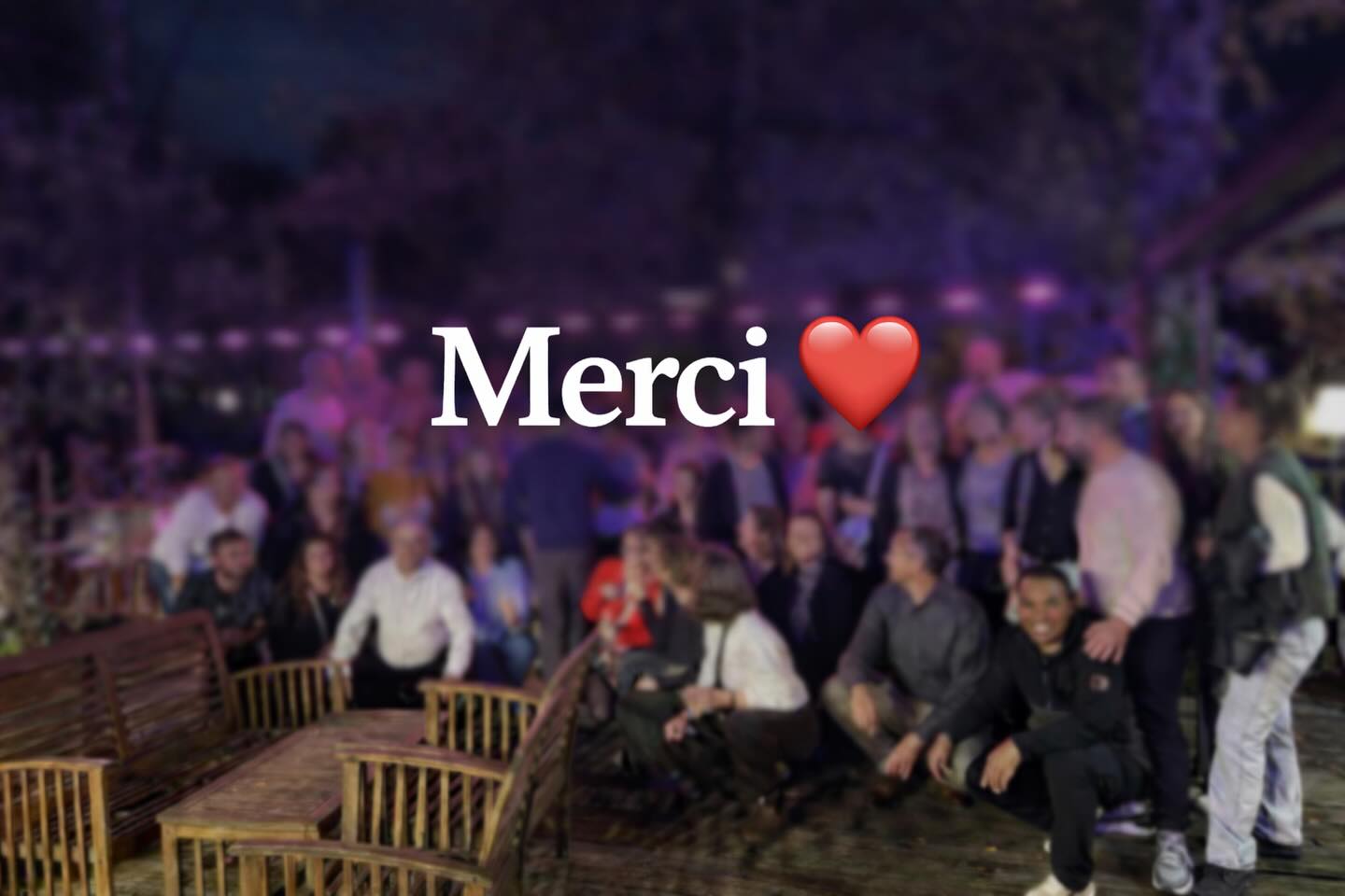 100 mille fois merci 🤍
Hier, le Canotier a accueilli sa 100ᵉ privatisation.
En un an et demi,
des anniversaires,
des pots de départ,
des afterworks,
des réunions,
des vins d’honneur,
des moments partagés.
Parce que oui —
le Canotier,
C’est un lieu de vie, avec des salons, des espaces,
que l’on peut privatiser en partie ou en totalité,
pour célébrer, se retrouver, travailler, marquer un moment.
Merci à celles et ceux qui sont passés par ici.
Merci à Odile, Louis, Nordine, Thierry, Anthony…
et à toutes les autres personnes,
particuliers, équipes, entreprises,
qui ont fait vivre le lieu.
Le Canot’ n’est pas un lieu de passage.
C’est un lieu qui se vit.
100 000 mercis 🤍