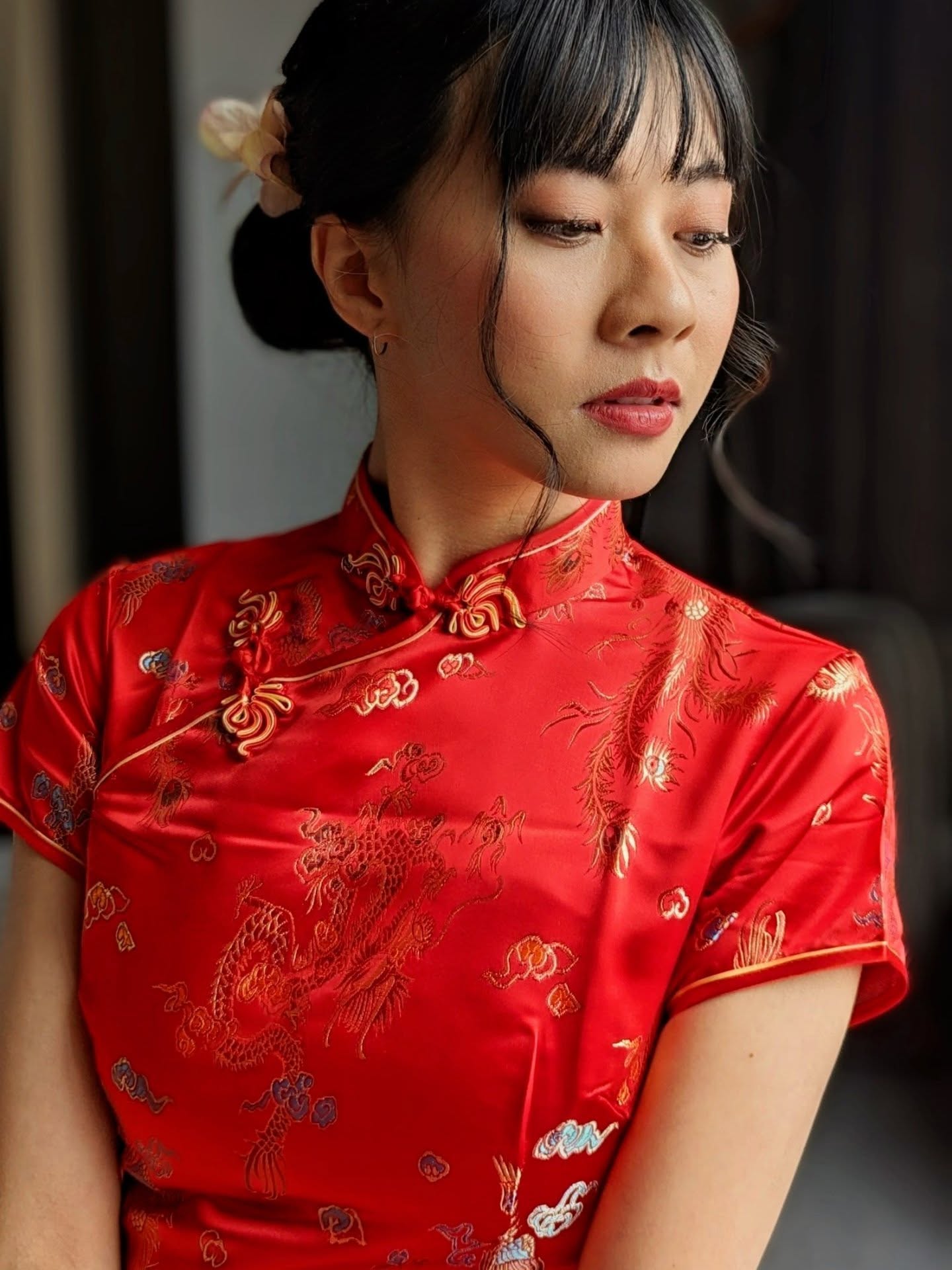Behind the scenes of our shoot now featured in @todaysbridemag ❤️
Inspired by a traditional Chinese tea ceremony, honouring culture while keeping the beauty elevated and refined ✨
Every skin tone. Every tradition. Thoughtfully executed.
Planning a tea ceremony or cultural wedding moment? I’d love to create something that feels like you!
Now booking select 2026 dates 📅
.
.
.
.
#torontobride #torontoweddingmakeup #chineseteaceremony #culturalcelebration #torontomua