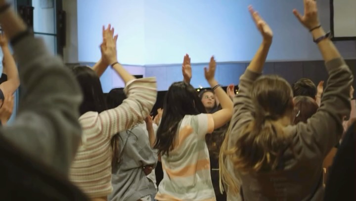 Du willst Gott besser kennenlernen, neue Begabungen entdecken und mit coolen Leuten eine starke Woche erleben?
Beim GoCamp erfährst du, wie Gott genau dich gebrauchen will, um Hoffnung & Liebe in diese Welt zu bringen 🌱
Gemeinschaft. Tiefgang. Lobpreis. Workshops. Action.
Eine Woche in Chemnitz 🔥
Sei dabei – ab 12 Jahren!
Mehr Infos und Anmeldung:
jmem-hainichen.de/gocamp
#jugendcamp #gocamp #chemnitz #jmem #ywam