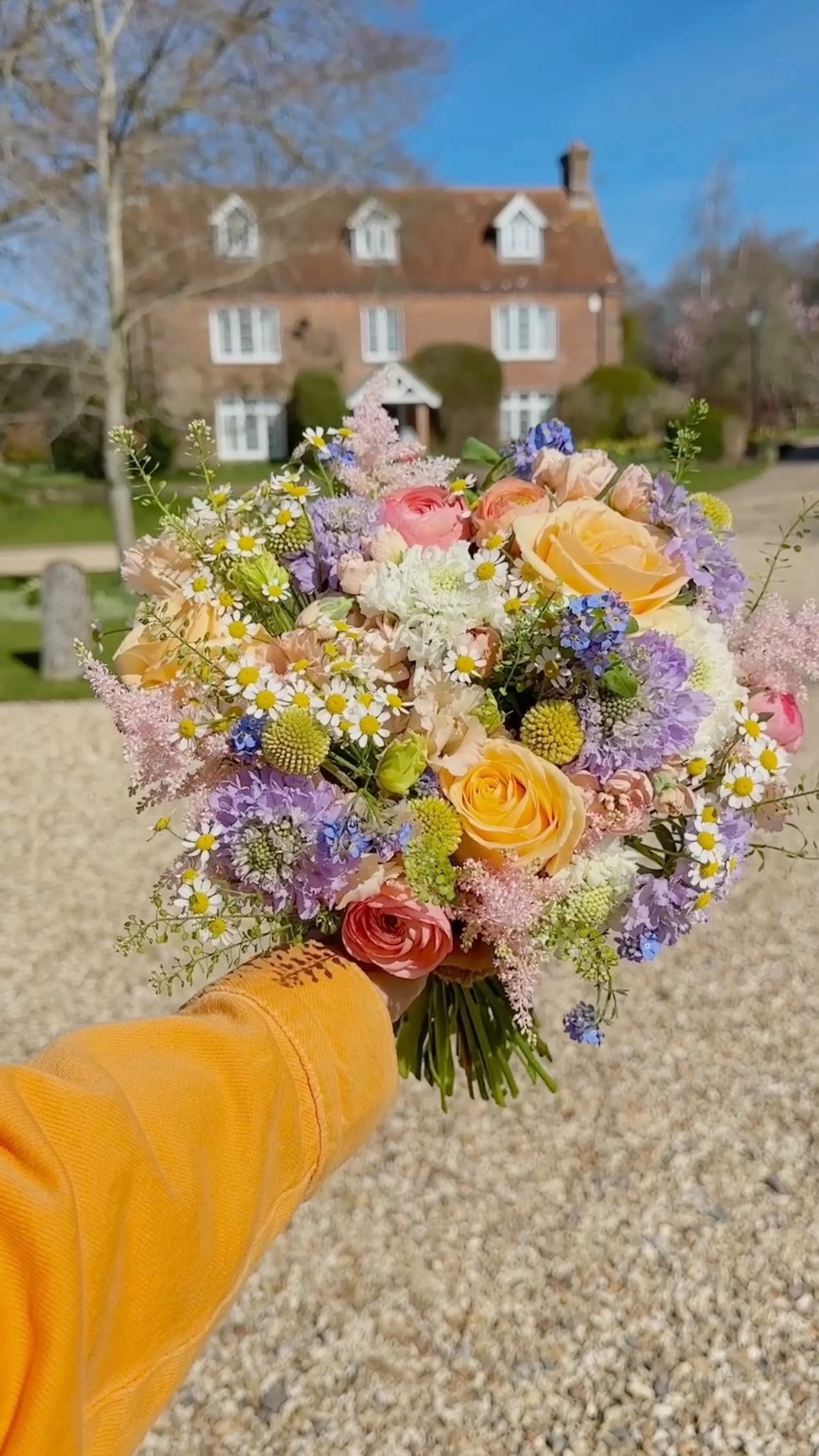 I used to think wedding flowers had to be white and traditional…
Now? I couldn’t disagree more.
Here’s why👇
1️⃣ Seasonal flowers are better quality
When you go colour, you’re not restricting yourself. You can choose from the very best blooms that are naturally in season, which means fresher, more interesting flowers and better value. White-only weddings? Often limited. And limited means compromise.
2️⃣ Your wedding should look like you
If everything is white, it can feel… safe. Colour lets your personality shine through. Romantic, bold, playful, dramatic, soft, modern - your flowers can tell a story before you even walk down the aisle.
3️⃣ Guests remember colour
No one leans over and whispers “wow… white roses.”
But they do say, “What IS that flower?!” when they see something vibrant and unexpected. Colour creates moments.
4️⃣ Texture > tradition
When you open the palette, you unlock shape, movement, depth, contrast. It elevates everything from “nice” to editorial.
5️⃣ White is predictable
Timeless doesn’t mean colourless. It means intentional.
Unless your personality is minimalist and neutral (which is completely fine!) don’t default to white just because you think you should.
Wedding flowers shouldn’t follow tradition.
They should follow you 🌸
Getting married? 🤍
Let’s talk wedding flowers and bring your ideas to life, book a consultation with Monet and we’ll create something truly personal to you.
𝐰𝐰𝐰.𝐦𝐨𝐧𝐞𝐭𝐬𝐟𝐥𝐨𝐫𝐢𝐬𝐭𝐫𝐲.𝐜𝐨𝐦
or click the 𝐋𝐈𝐍𝐊 𝐈𝐍 𝐌𝐘 𝐁𝐈𝐎
🌸 @monetsfloristry
📍 @northbrook.park @millbridgecourt @rivervalebarnweddings @silchesterfarm @thetithebarn @clockbarn
#weddingflowers #wedding #weddinginspo #surreyflorist #florist