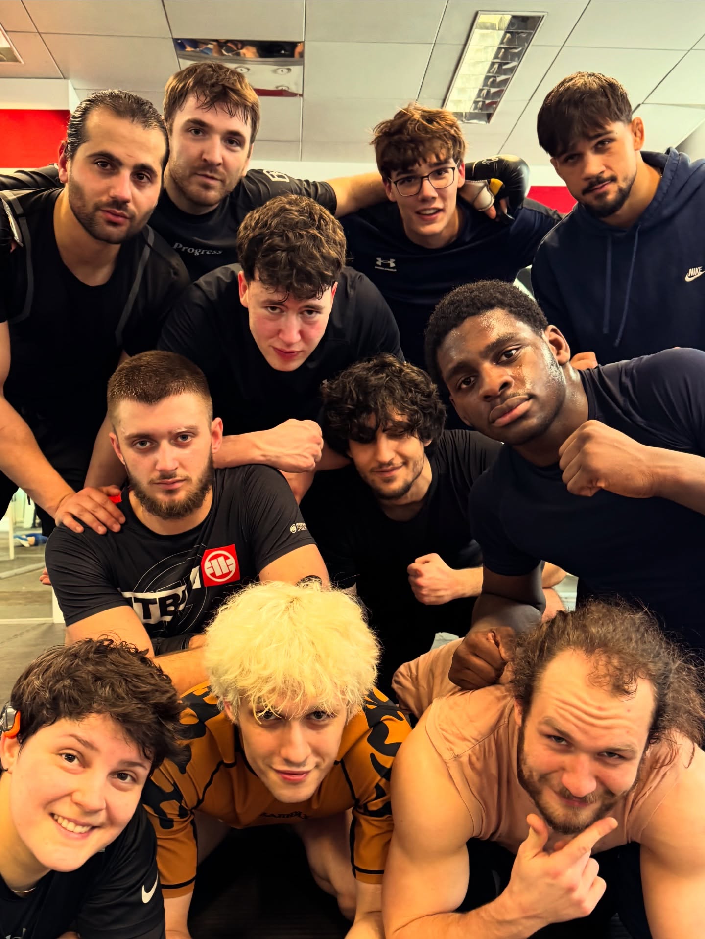 MMA Class ✅mit @toni_budimir 💯🏆. Jeden Freitag um 11:30 Uhr. 🤼🥊.
Komm und trainiere mit uns 😃🔥