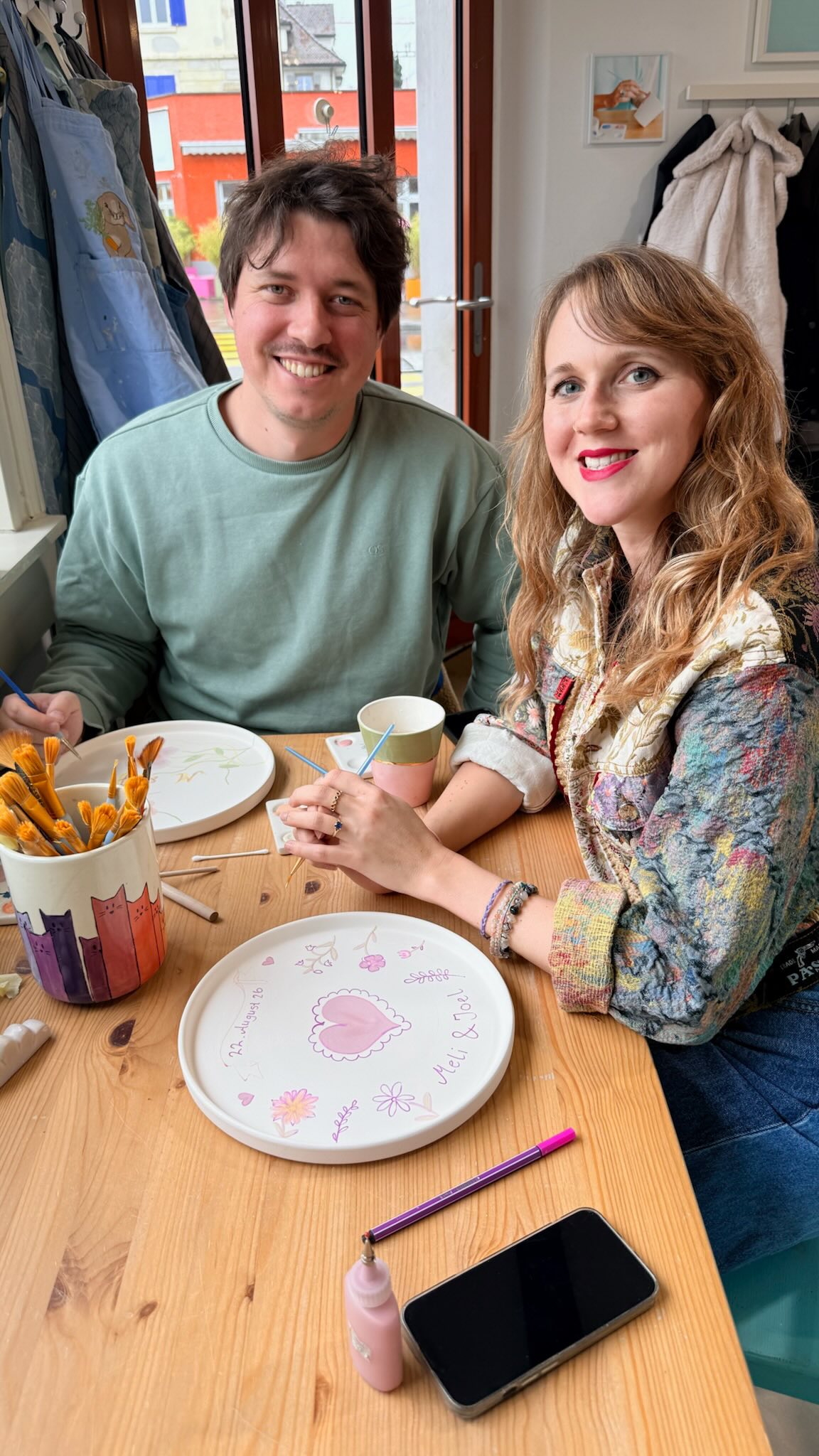 ❤️ What a Valentine’s Day! ❤️
Full house, full hearts and a studio buzzing with love, laughter and creativity.
From couples on date to friends celebrating Galentine’s, our tables were filled with beautiful ceramics, clinking glasses and so many sweet moments. Seeing you paint, chat, toast and create together made the evening truly special.
Thank you for spending your Valentine’s with us and for bringing such warm energy into the studio.
If you missed it this time, don’t worry — there are plenty more creative workshops ahead.
See you soon at Creative You.