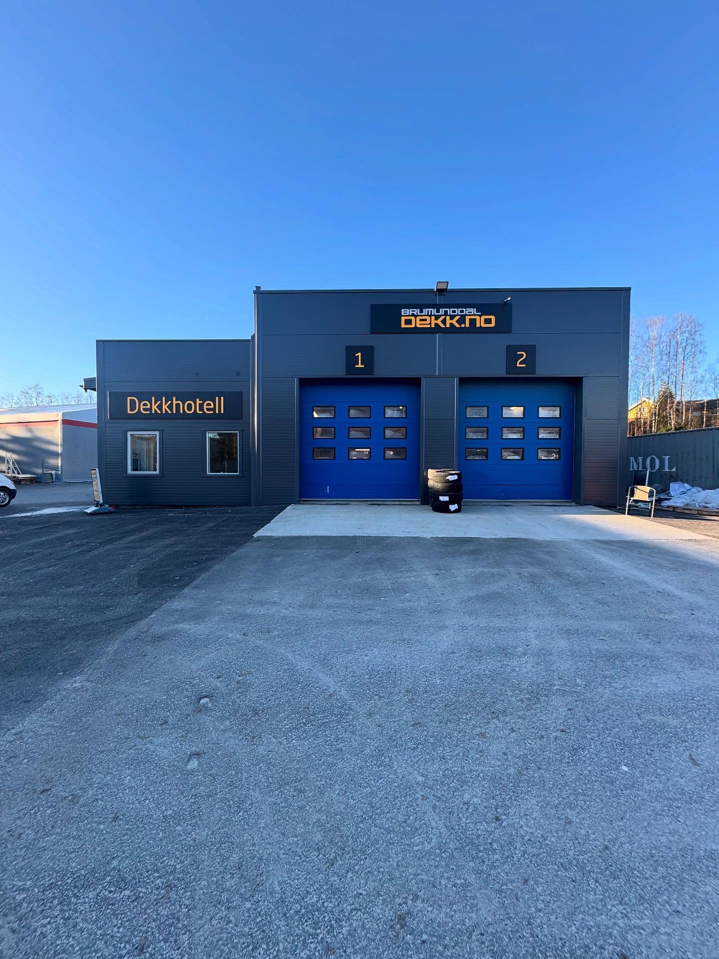Isolering og fornying av fasade, Brumunddal Dekk