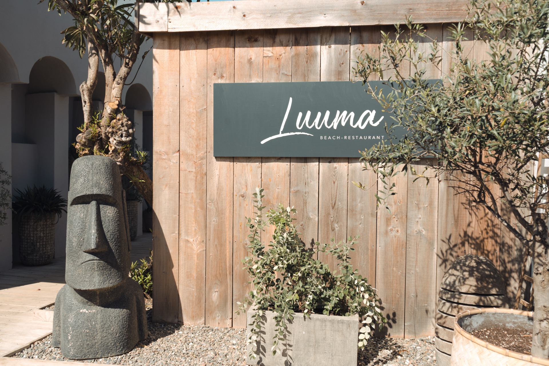 Luuma is calm, light and sea 🌿🌊
A place where everything flows slowly: the table, the surroundings, the moment.
This is where you come to simply enjoy ✨
#luumabeachrestaurant #luumabeachmarbella #marbellaweekend #marbellatrip #marbellalifestyle #marbellaspain #marbellavacation #elrosariobeach