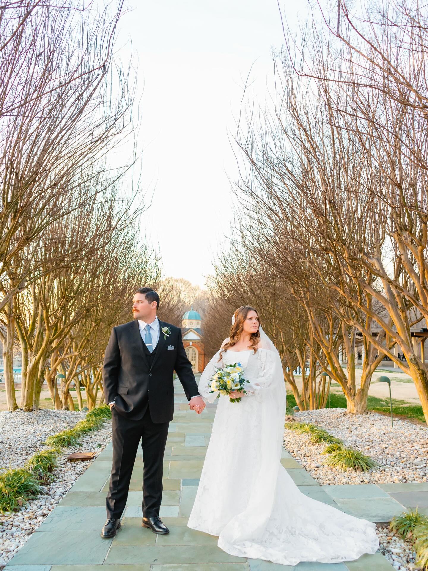 To have and to hold, in case you get cold🤍✨🌙
#starrynighteventsrva #starrynighteventsplanner #starrynighteventsrvaflowers #weloveourcouples #starrynighteventsrvacouples
Planning & Florals | @starrynighteventsrva @tanya_m_cornwell
Photography | @amkay_photography
Venue | @estateatriverrun
Catering | @cater2events
Rentals | @rentequipva
DJ | @djfrankierva
Beauty | @amandaperry.hair.airbrush
Couple | @madison_norvell @brysonvasey