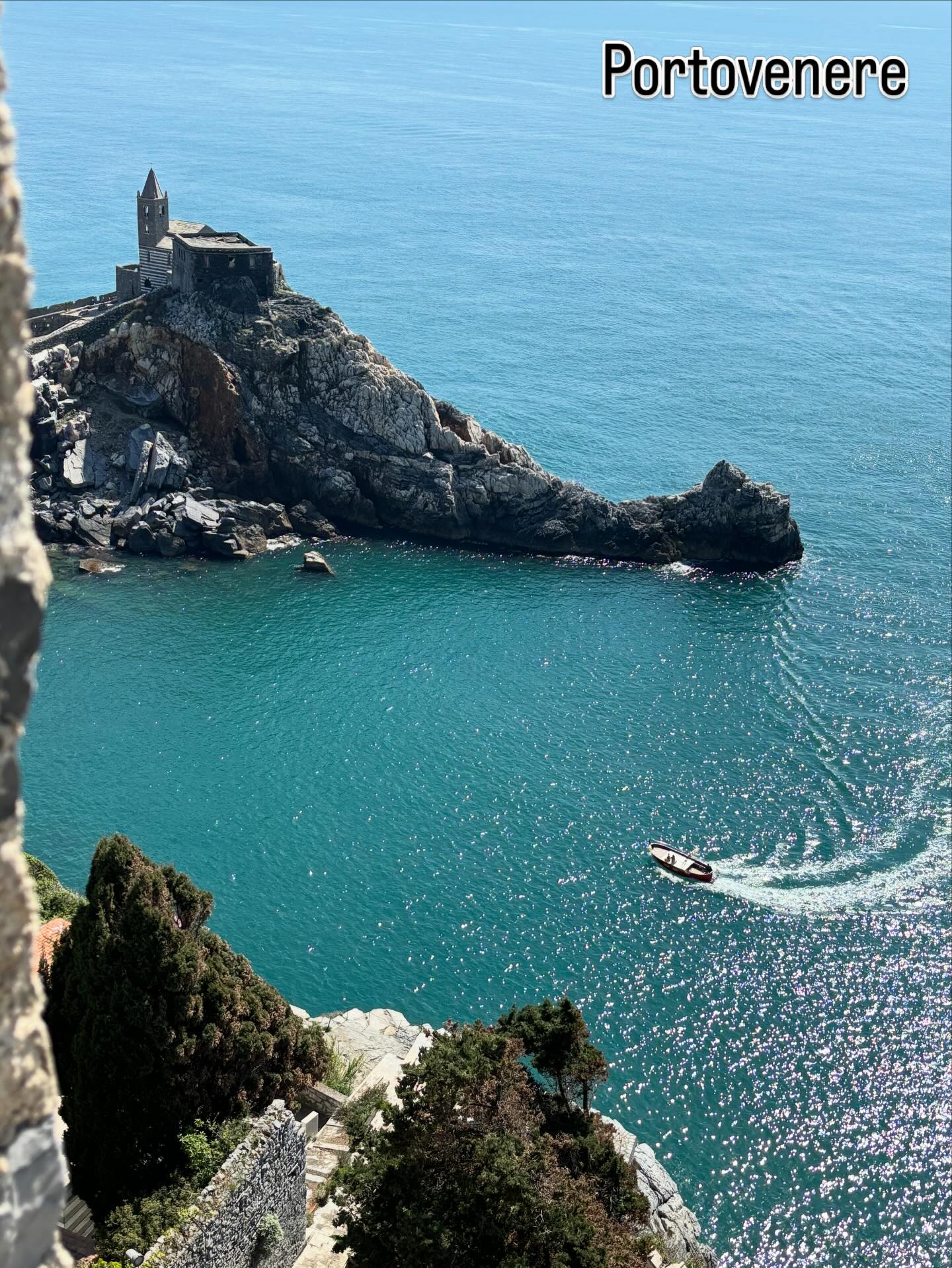 Lo scorcio sul mare dal Castello Doria di Portovenere. #portovenere #liguria #castellodoria #italia