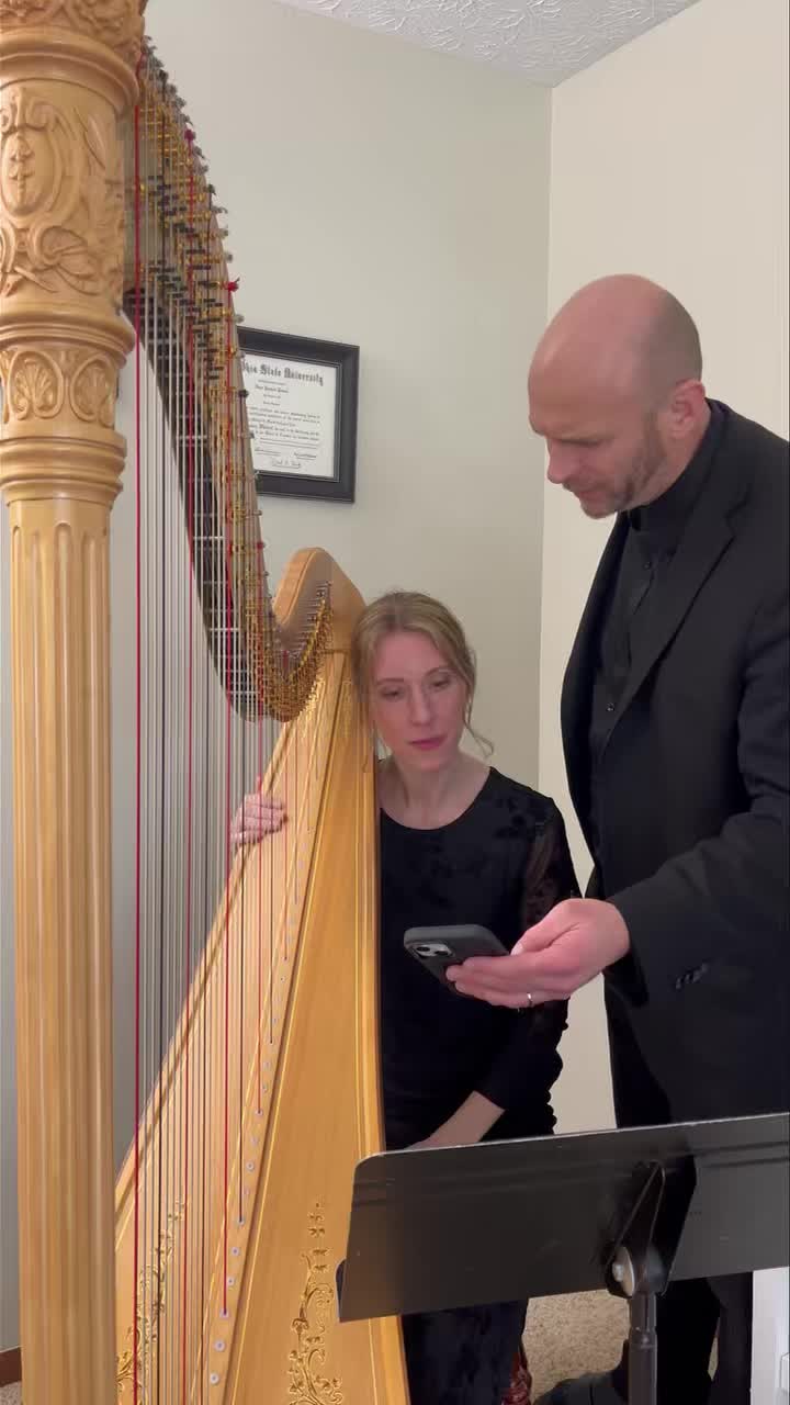 When you’re musicians, not actors 🎬😂
Tomorrow we’ll post the “good” one… maybe.
#HarpLife
#BehindTheScenes #MusicianLife
#LiveMusicMoments #HarpistLife
#CreativeProcess