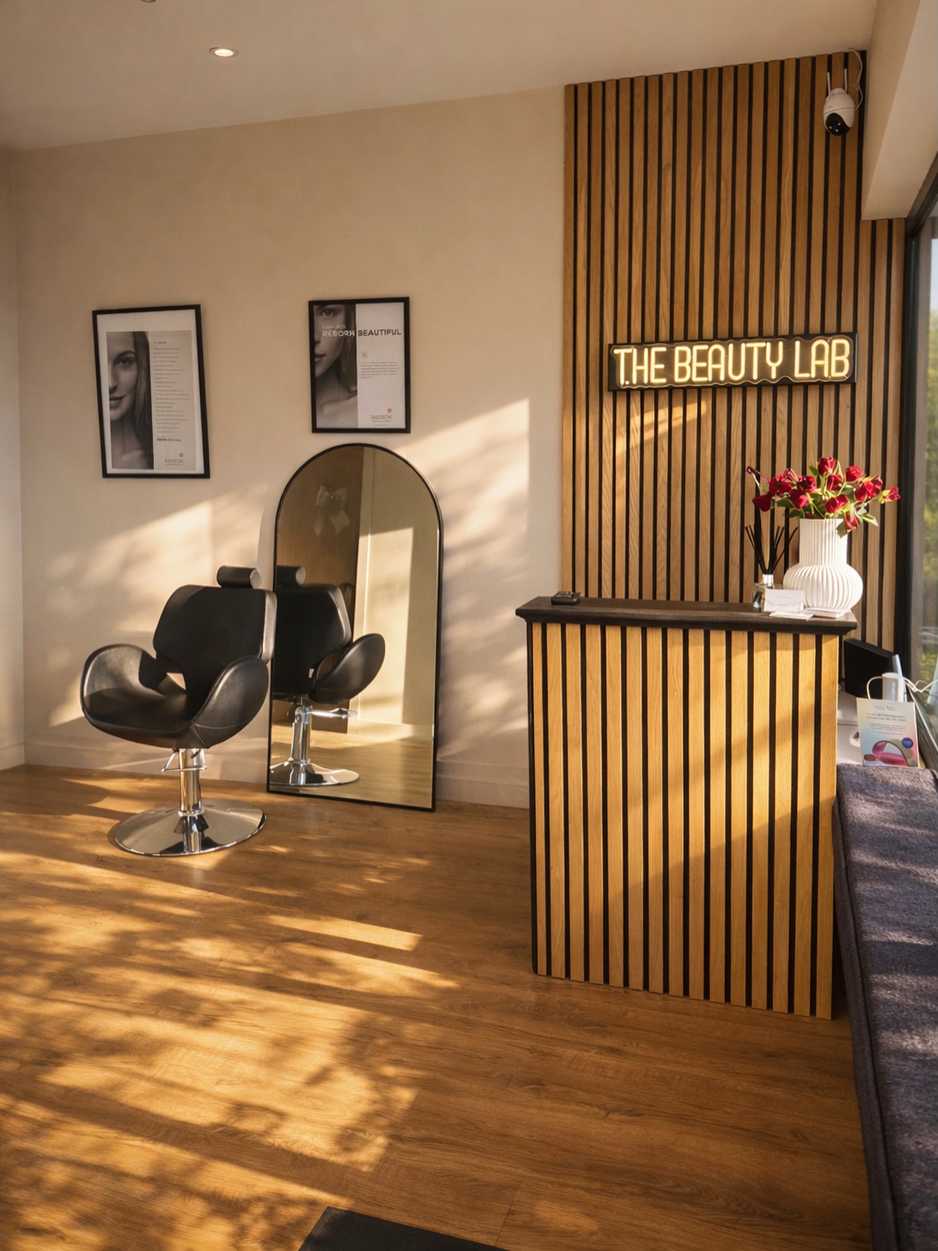 Every therapist is different.
Different strengths, different personalities, different treatments and different magic ✨
But what we’ve built at The Beauty Lab is a team that supports each other, learns from each other and genuinely gets on. You can feel that the moment you walk through the door.
No egos, no competition… just a calm, welcoming space full of people who love what they do 🤍
If you’re new here and not sure where to start, we’ve made it easy:
✨ check our highlights for treatment & booking info
✨ or visit our website to book online
We can’t wait to meet you.
.
.
.
#thebeautylab #yorkskinclinic #teamskin #skinexpertsyork #advancedskincareyork #yorkbeauty #resultswithrelaxation #yorksalon #acomb #acombsalon #york