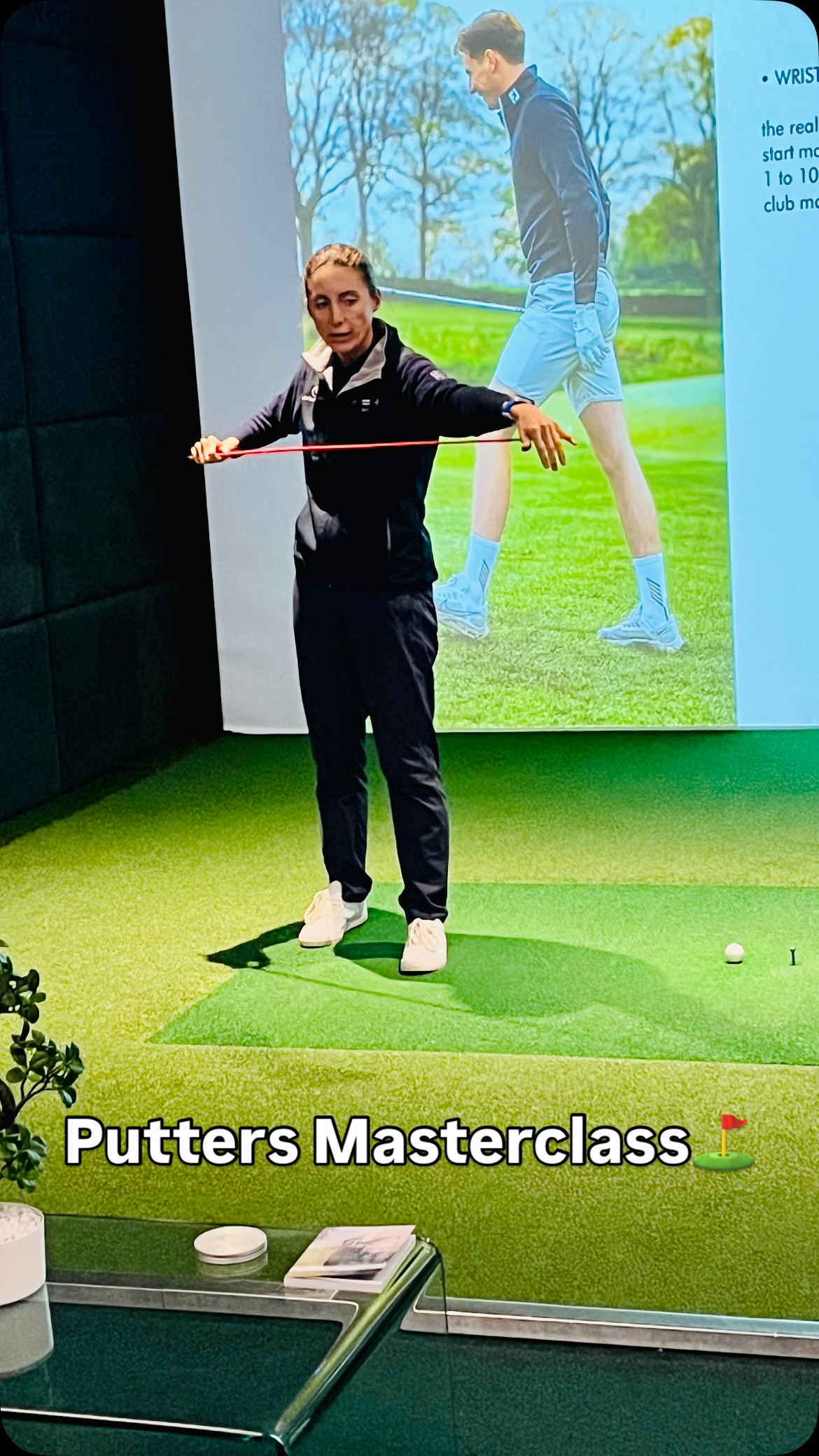 Another beautiful Event with @physiogolfmarbella in @purestroke.ch ⛳️⛳️⛳️ Golf Lounge. Masterclass with @hardwood_putters with vintage Models on sale at @purestroke.ch. #golf #indoor #indoorgolfsimulator #indoorgolfzürich #indoorgolfleague