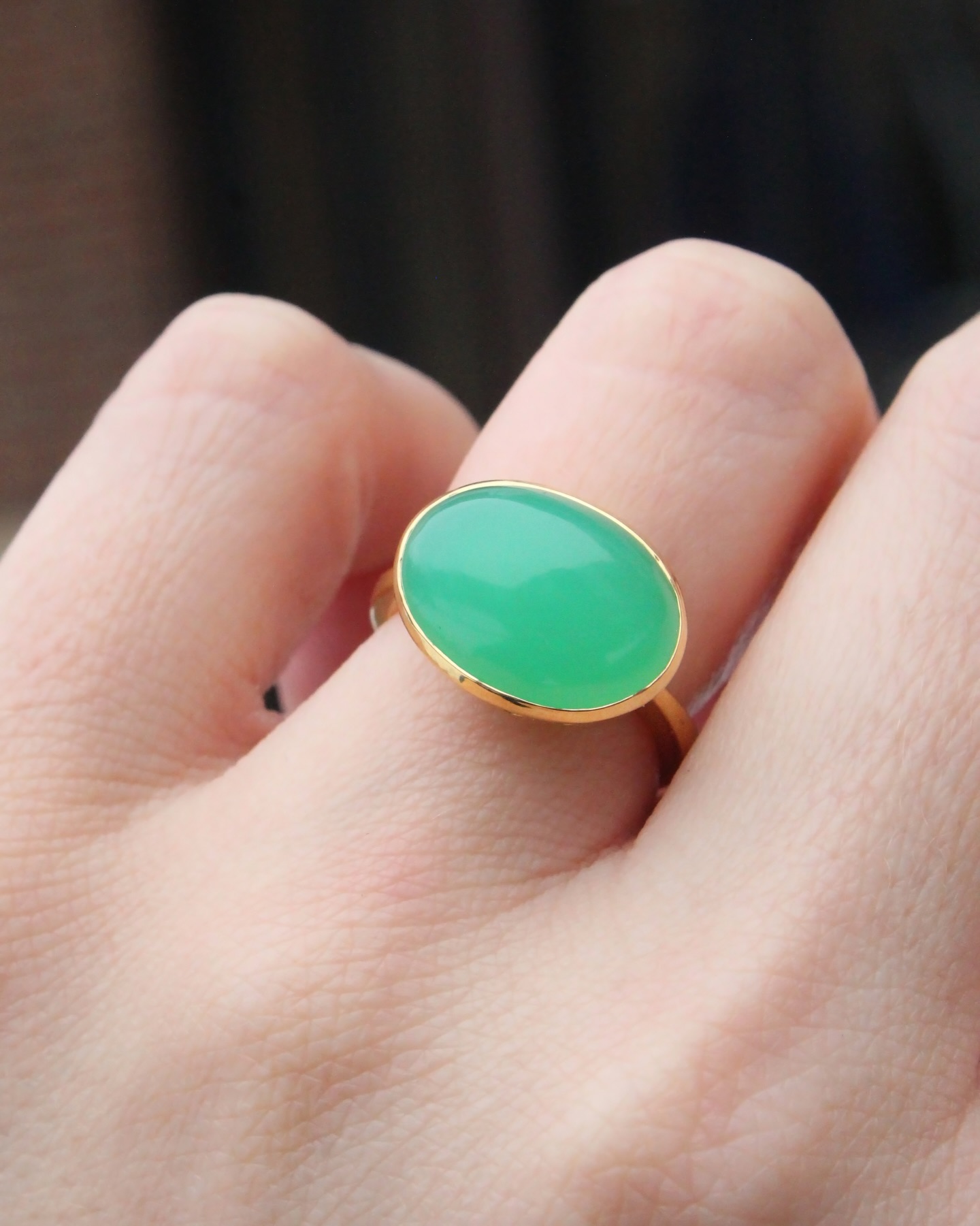 This new chrysoprase beauty by @raygriffithsfinejewelry makes our heart flutter!! 😍💚✨
#shoplocalmn #shopsmallmn #jotd #rotd #smallbiz