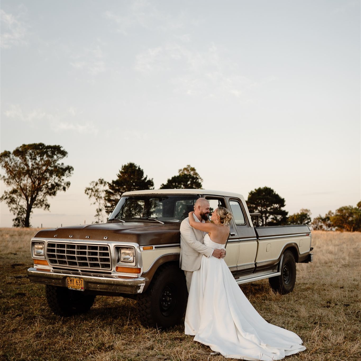 Review -
Benn was the greatest!!! Easy to deal with from the get go. He was our celebrant, MC and DJ. We had the BEST day and couldn't thank him enough :)
Amazing pics by @countrymilephotographyaus