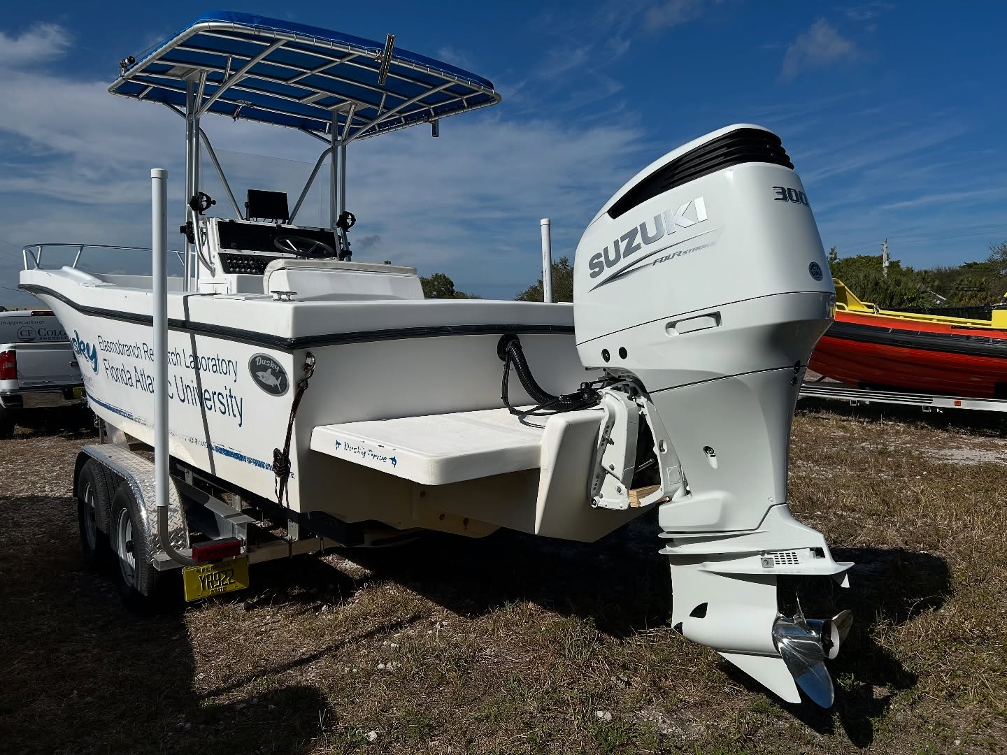Huge thanks to @colganfoundation for providing a new #outboard #motor for us. Our old #evinrude had reached its end and become unreliable leaving us to be #towed back to the #dock twice. Now we are ready to hit the water again. Looking forward to trying it out tomorrow. Thanks to everyone at @dusky_boats for the quick installation. #shark #fishing #research #marinebiology #fieldwork. @fauscience