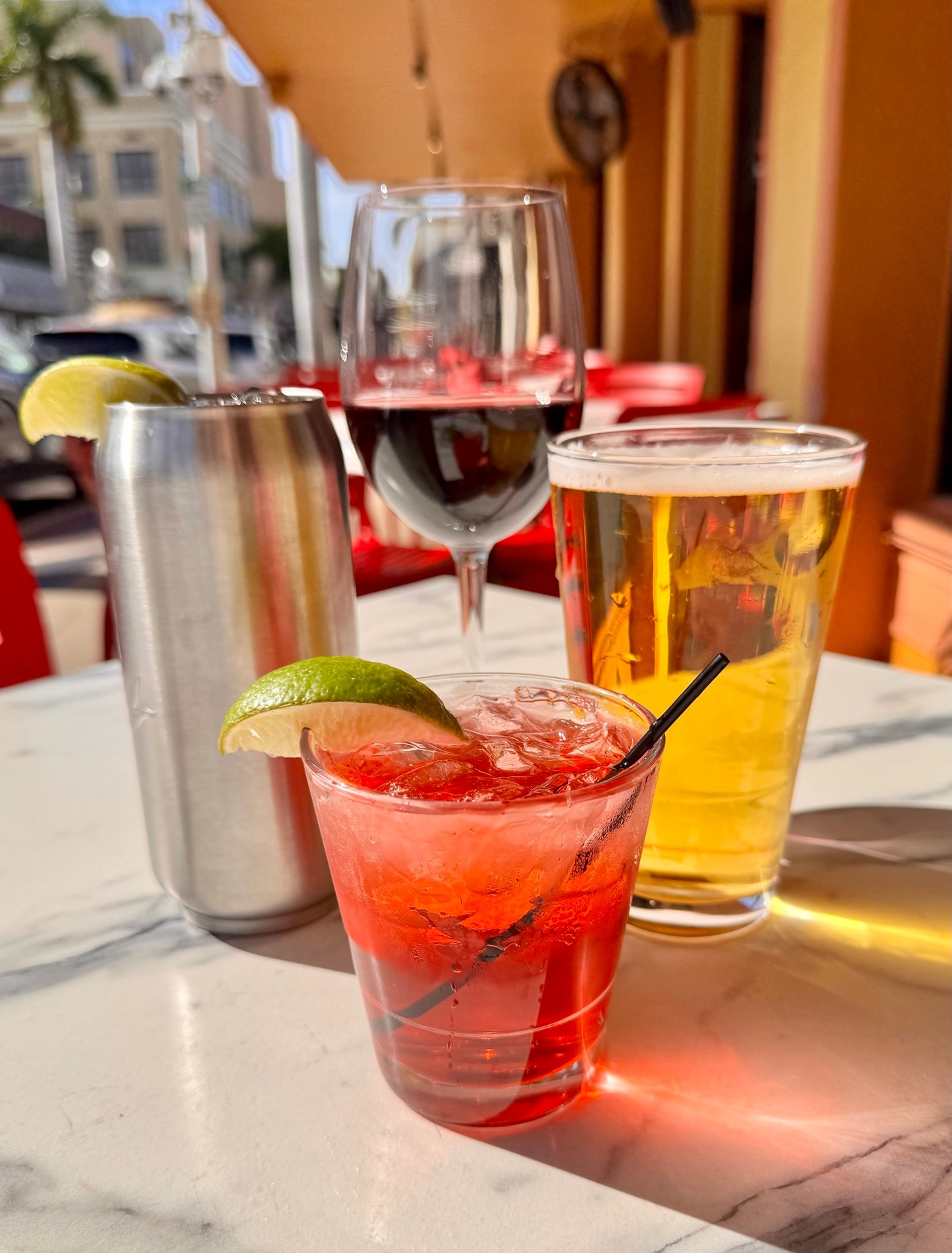 Come sip with us at Capone’s for Happy Hour. 🍸 It's the perfect pre-game before Music Walk!
Monday-Friday from 2–5 pm:
$5 House Cocktails
$1 Off Beer & Wine
$7 Select Cocktails