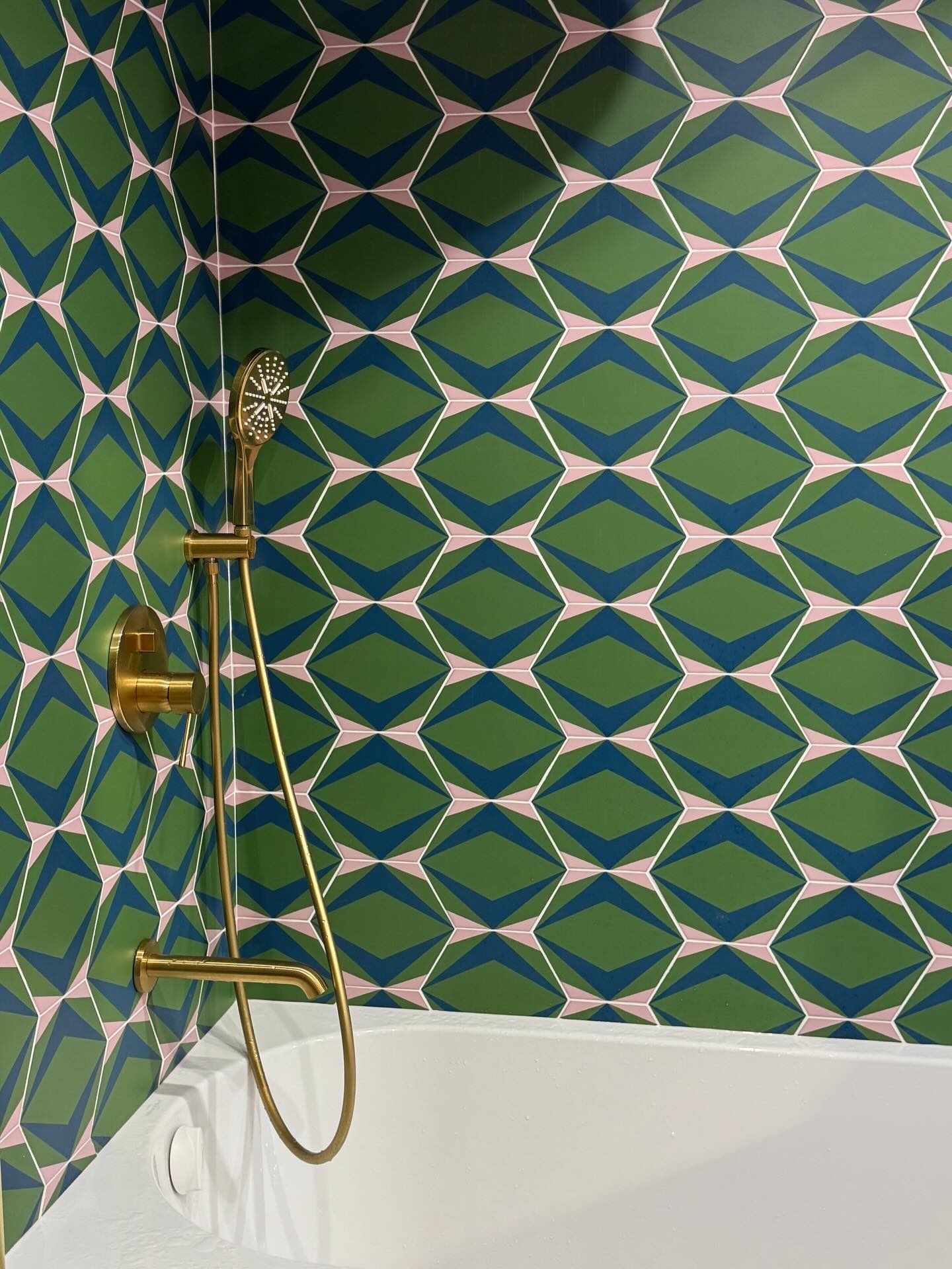 Moodboard → Sketch → Bathroom finished! Swipe to see our design become real.
We Design. Renovate. Complete.
#bathroomrenovation #renovationvalencia #expatinvalencia #reformavalencia