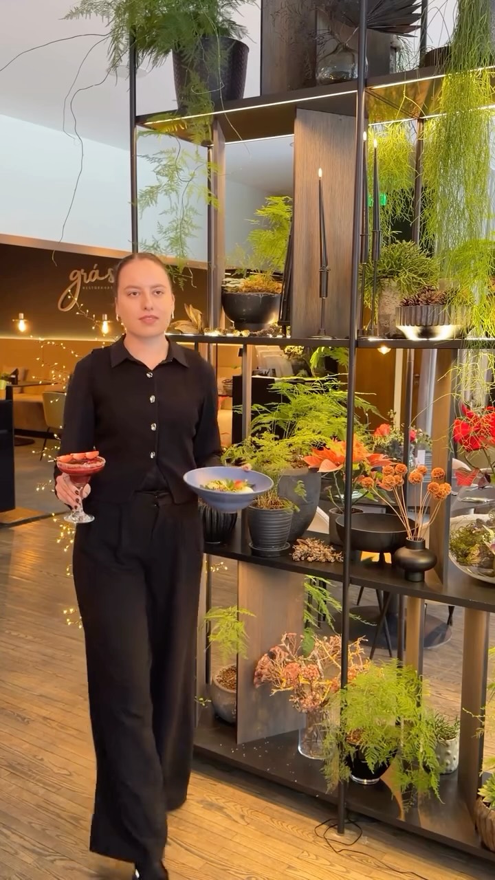 💘 Tik šį savaitgalį @restoranas_gras – Valentino dienos burtai, kurių skonis dar ilgai palieka šypseną.
Raspberry Kiss – kai avietės susitinka su lengva kibirkštimi, o Bananas Foster – šiltas saldus finalas, sukurtas dalintis dviem.
Riboto leidimo skoniai – nuo šio šeštadienio iki pirmadienio. Porcijų skaičius ribotas.