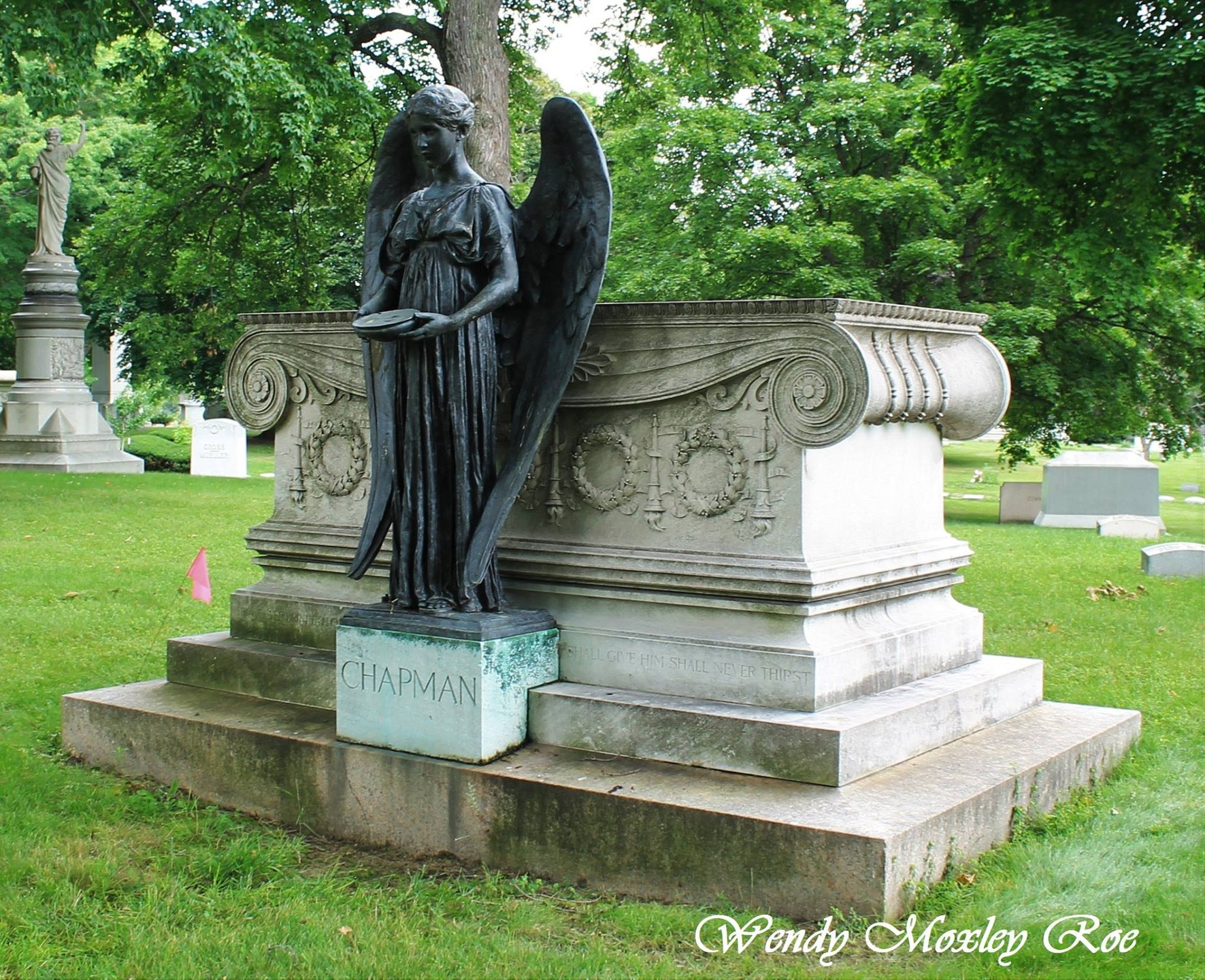 Forest Home Cemetery, Milwaukee, Wi
#cemeteryphotography #cemeteryshots #tombstonetravels #cemeterystatues #foresthomecemetery #milwaukeecemeteries #wisconsincemeteries #cemeterywandering #taphophile #cemetery #angels #cemeteryangels #bronzesculpture #bronzeangels #cemeteryangels