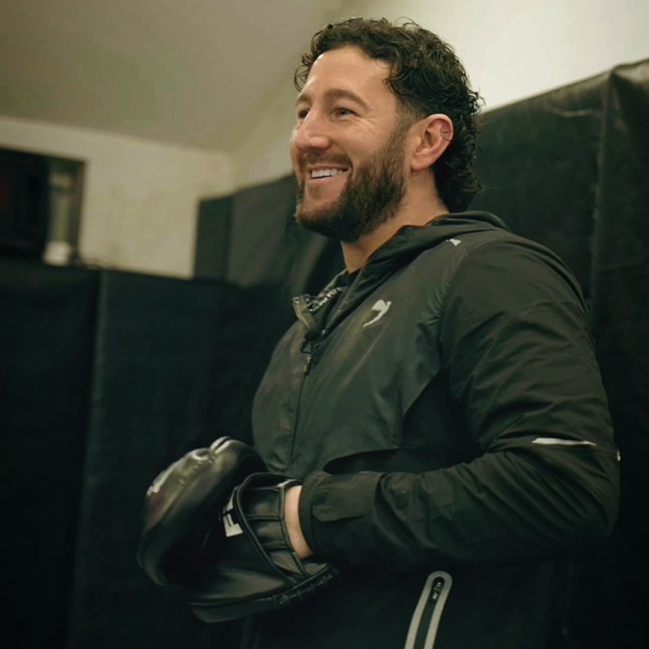 If you haven’t experienced a boxing session with Jonny yet, you’re missing out. With years of coaching experience and a real passion for the craft, Jonny brings serious knowledge, sharp technical detail, and high energy to every class.
He’s been a huge part of developing our MMA athletes, helping them sharpen their hands, tighten their defence, and build the confidence that translates directly into competition success. Whether you’re a complete beginner or looking to level up your striking, his sessions will push you, challenge you, and improve you.
Expect quality coaching, hard rounds, and a great atmosphere every single week.
Thursdays 6-7pm
#boxing #boxingcoach #mma #baldock #hertforshire