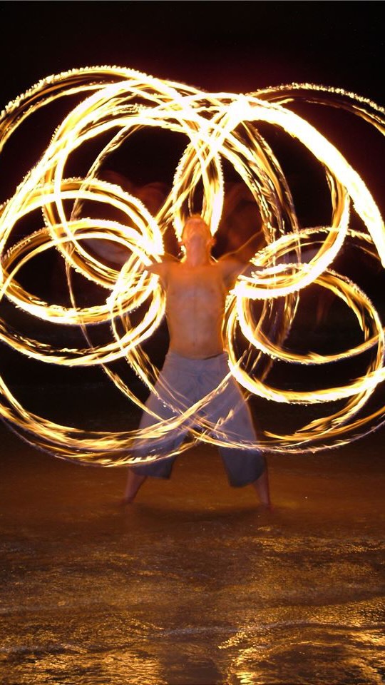 Idèa Nordic’s epic 🔥-acrobats. #ideanordic #fireacrobats #playingwithfire #fireshow #evententertainment #eventprofs #firedancers #eventbureau