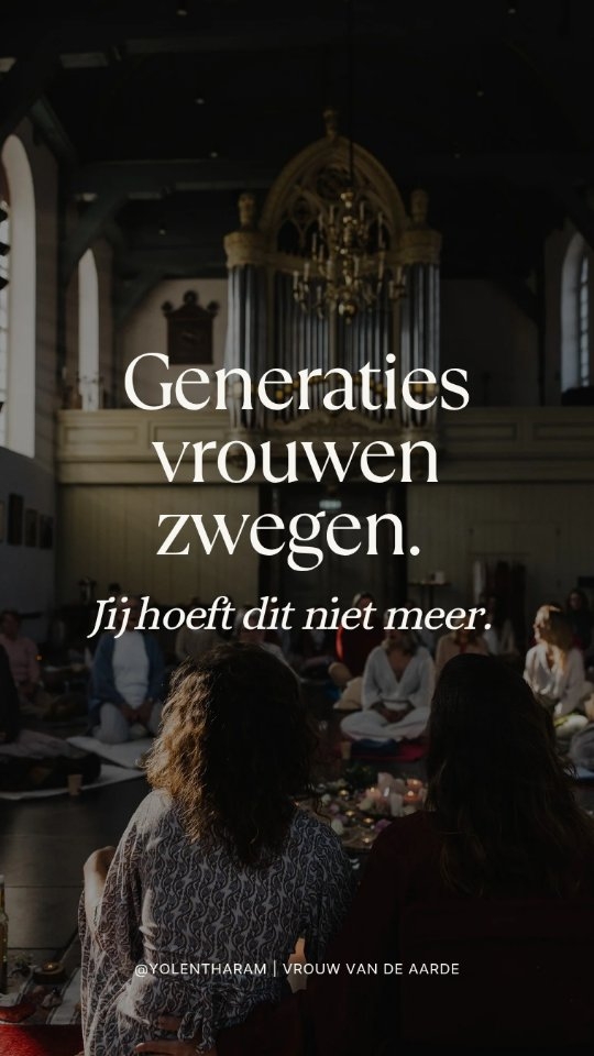 》》: BECOME THE CHANGE
Wees dit jaar de verandering waar de wereld naar snakt. Juist nu.
Het jaar van het vuur Paard nodigt uit om te gaan staan. Niet om klein te blijven of om niet stil te blijven.
Diep van binnen voel je dat iets aan je trekt, mogelijk al lang. Een verlangen om (iemand) anders te zijn. Anders in het leven te staan.
Eeuwen lang hebben generaties vrouwen gezwegen. Uit angst om hun stem te laten klinken.
Deze angst leeft voort in ons bewustzijn, het is letterlijk nog aanwezig in ons zenuwstelsel. Ons lichaam herinnert de afwijzing en onderdrukking van het verleden.
Onze keelchakra blokkeert.
Maar dit jaar nodigt uit om niet langer stil te blijven. Je mag gehoord worden. Je stem doet er toe. Jij doet er toe.
Jij verdient een plek in deze wereld, als vrouw. Met je eigen unieke blauwprint. Je authenticiteit wil belichaamd worden.
Maar hoe? Je hoeft dit niet alleen te doen. Je mag gedragen worden.
🌹 zoek een mentor, een gids om je hierin te begeleiden
🌹 verbind met gelijkgestemden en expanders waar je van kunt leren
🌹 durf je schaduwkanten aan te kijken, begin met helen en schep ruimte voor nieuwe levensenergie
🌹 iedere keer dat je angst voelt, is het een uitnodiging tot verandering en transformatie
Vrouw van de Aarde creëert voor jou momenten waarin je kan herinneren, helen, ontwaken.
✨️ 28/3 Een magische vrouwencirkel in Haarlem. Comment 'cirkel' en ik stuur je de info
✨️ 6-10 mei een uniek Vrouwenretreat 'Embrace Your Inner Witch' bij @avaniretreat NL Editie. Comment 'retreat' en ik stuur je alle info.
Of bekijk de agenda en het aanbod via de link in bio.
Vrouw van de Aarde is er voor jou dit jaar. Voor iedere vrouw die thuis wilt komen in haar kracht en dít jaar echt haar potentieel wil belichamen. Zodat je je bestemming op aarde mag leven.
Stuur me gerust een berichtje wanneer je eens vrijblijvend wil bellen.
Liefs Yolentha
#womensretreat #vrouwencirkel #vrouwencirkelnederland #vrouwenheling
