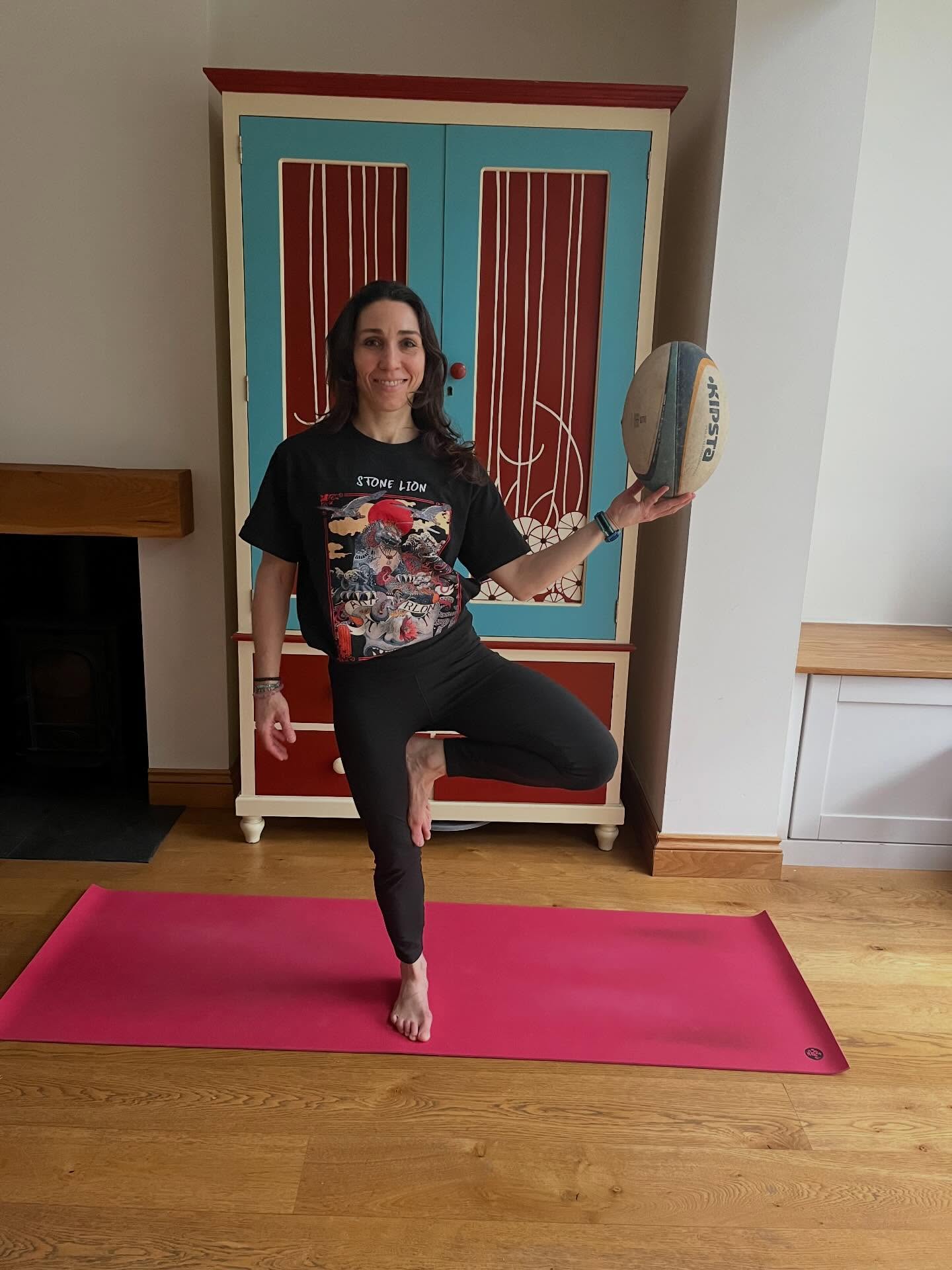 I know yoga and rugby look like opposites (one is calm and stretchy, the other is chaotic and smashy), but yoga can seriously level up a rugby player in a bunch of ways. Rugby demands a lot from your hips, hamstrings, shoulders, and spine. Yoga keeps those areas mobile and resilient, which can help reduce common injuries like:
hamstring strains
tight hip flexors
shoulder issues from tackling
lower back stiffness
Think of yoga as “prehab” for rugby. Come along and practice with me on Saturday at 9:15 am at Phoenix yoga before watching the match in the afternoon.😎