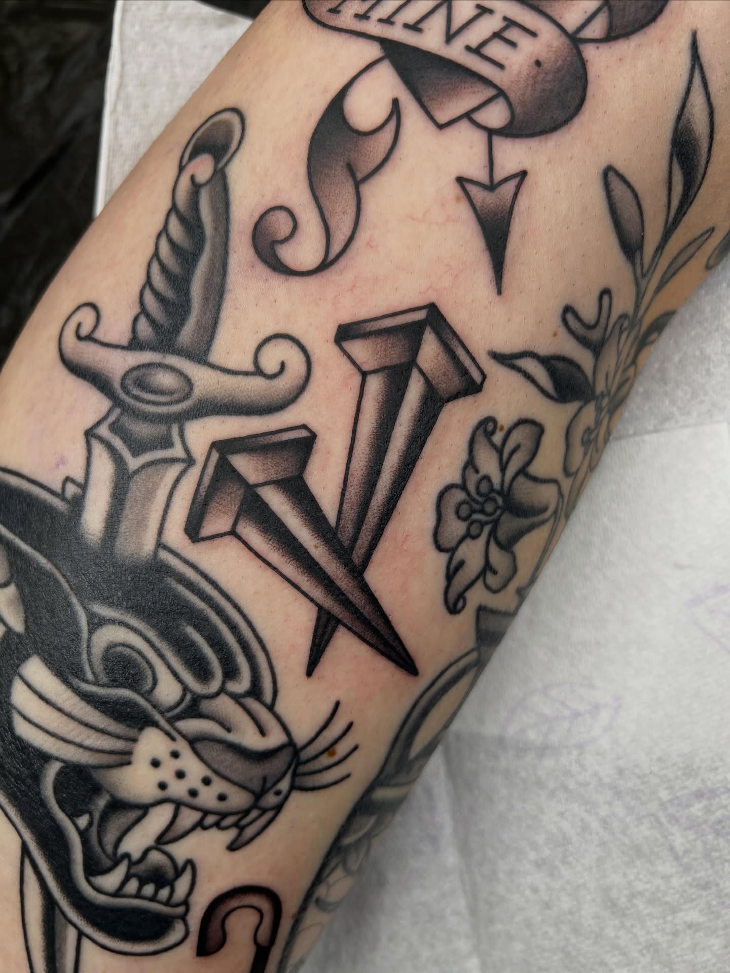 Black Fillers done by @noble.ttt
Booking via:
www.crybabyffm.com/contact