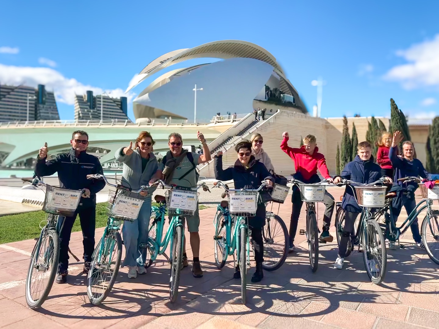 Before Hilda and her family headed south on their big adventure, she kicked things off with a bike tour! Ine and Jan happily joined before setting sail on their Mediterranean cruise and then… surprise! John and Jacky spotted us cycling by and spontaneously decided to jump in on the fun.
And just like that, the party grew! 🎉
🍊John & Jacky
We wanted to get a beautiful first impression of Valencia in just one day. When we went to rent our bikes, we noticed there was a tour happening, but unfortunately, we hadn’t signed up. Then, by pure luck, we ran into guide June along the way and were able to join her group on the spot!
June was an amazing guide. She showed us all the highlights, shared wonderful stories, and did it all with so much enthusiasm. Thank you, June! You truly made it possible for us to experience Valencia in the most fantastic way in just one day. When we’re ready for our next adventure, we know exactly where to find you!
Love, John & Jacqueline
🍊Hilda
Our family absolutely loved this bike tour!! Truly a must-do. Even before the tour started, we received amazing recommendations via the app; great activities and delicious restaurants to check out. It made our whole trip even better!
🍊Ine
We had such a wonderful bike ride with June. In a small group, we explored the beautiful city of Valencia. June doesn’t just tell the standard story: she makes it personal, fun, and full of warmth. A real recommendation
So… are you coming along for the ride? It’s the perfect start to your holiday, fresh air, hidden gems, local stories, and big smiles guaranteed.
We organize both group tours and private tours, so whether you’re traveling solo, as a couple, or with the whole crew… we’ve got you covered!
Dear Hilda and family, Ine and Jan, John and Jacky… you were amazing!
Thank you for your enthusiasm and curiosity. Enjoy your holidays, and see you next time!
All my love,
June ♥️
