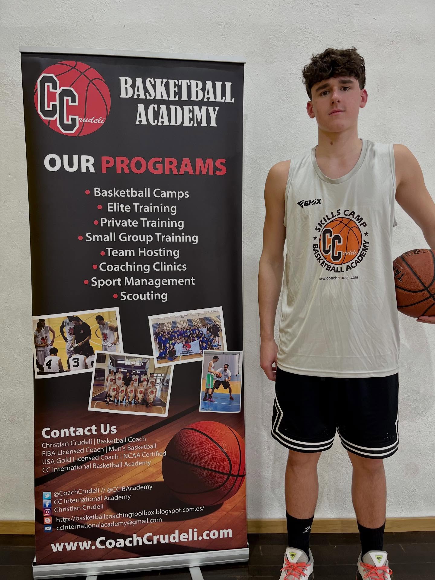 🏀Bienvenido al programa Pelayo! Llevamos varias semanas tecnificando y mejorando juntos! Muy contento de poder ayudar en tu mejora diaria. A seguir disfrutando! 💪🏻
✔️Tecnificación Individual
✔️Tecnificación Grupo Reducido
✔️Campus Baloncesto (Pascua/Verano/Navidad)
FIBA @coachcrudeli @ccbasketballacademy
#massanassa #Valencia #Baloncesto #entrenamiento #tecnificacion basketballcamp basketballdrills Basketballcoach basketballneverstops🏀 basketballislife basketballismylife basketballlovers
Más info: www.CoachCrudeli.com o al correo electrónico coachcrudeli@gmail.com WhatsApp 636881841