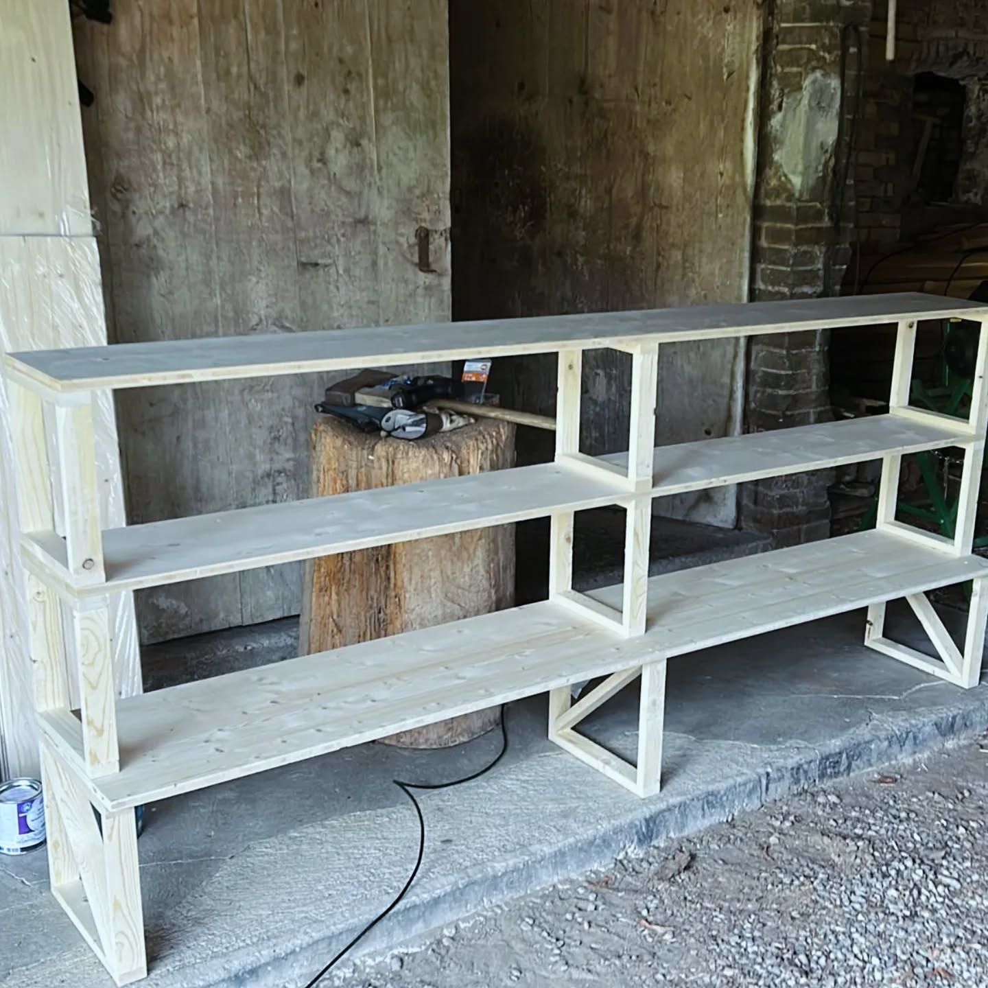 Viel ist gegangen die letzten Tage 💪
Dank viel Handwerk, Motivation und viiiielen guten Ideen ist es einfach wunderschön geworden! Danke Chris ❤️🙌❤️!
Es gab viele Arbeitsstunden und es hat sich sowas von gelohnt!
Ich habe so viel Freude mit dem neuen oberen Stock.... Juhuuuuiiii🥰
Komm vorbei und schau es dir an!