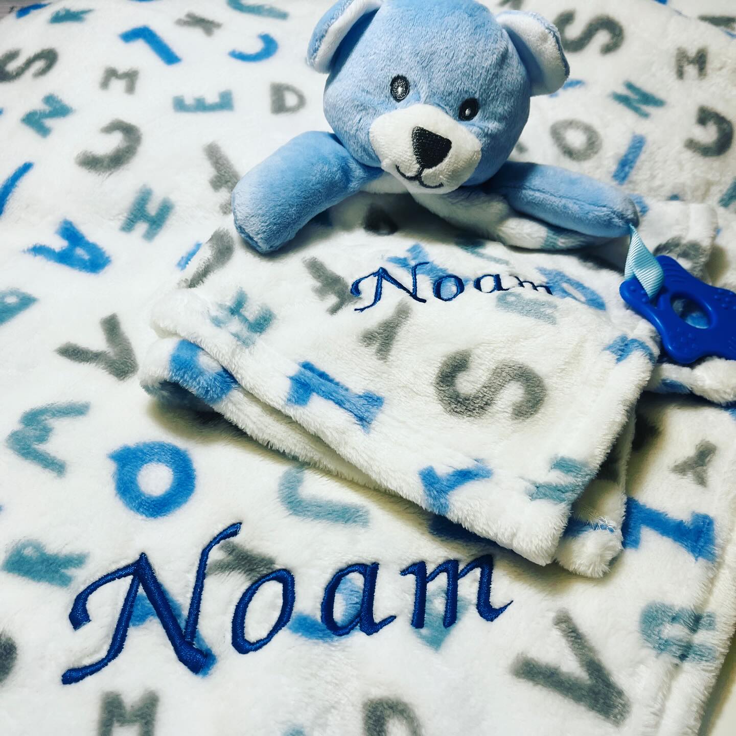 Cute gift for a baby ❤️ Blanket and animal lovey with the baby's name 👶 Visit our website GiftOfEmbroidery.com section "Baby Blankets" ☀️ #giftofembroidery #giftforbaby #giftfornewborn #blanketwithname #cutiepatotie #shophandmade