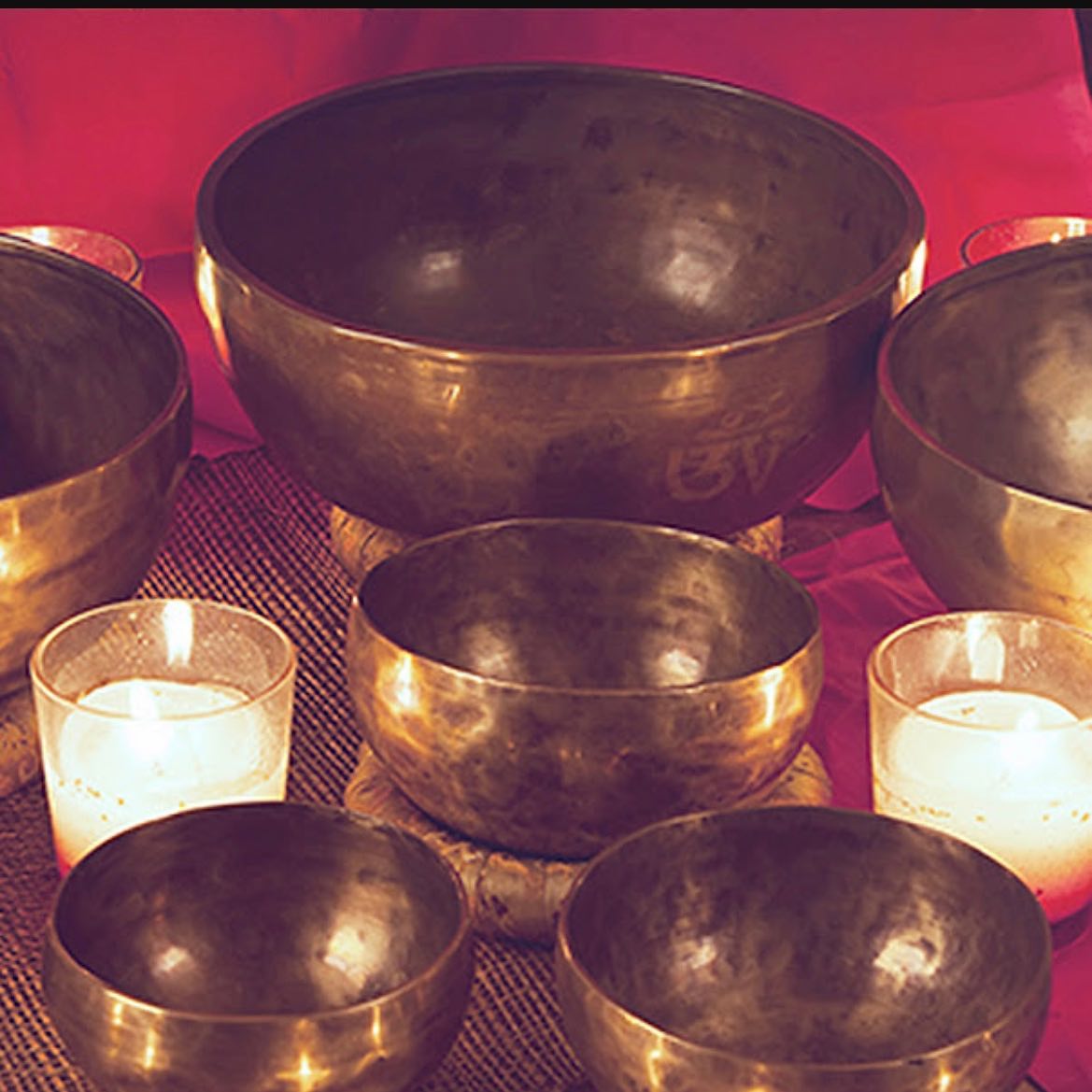 639 Hz is heart chakra. ❣️
There are 7 solfeggio frequencies of Tibetan singing bowls that coincide with the 7 chakras and are believed to each have different effects on the body.
#soundtherapy #musictherapy #tibetansingingbowl #zen #therapy #therapeutic #music #soul #life #love #healing #happy #healthy #meditation #medicine #wellness #mentalhealth #yoga