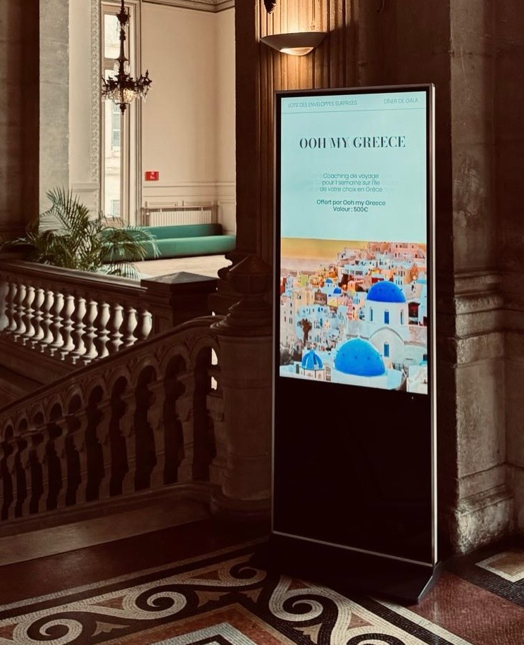 FR/ENG Quel honneur ! Merci infiniment 🙏 @atelier_juliegorlier pour avoir invité Oohmygreece au magnifique Dîner Gala que tu as orchestré à l’ @opera_orchestre_montpellier 👏. ENG : What an honor! Thank you so much 🙏 @atelier_juliegorlier for inviting Oohmygreece to the Gala Dîner you orchestrated at @opera_orchestre_montpellier 🎼👏 #giftvouchers #traveltogreece #ópera #montpellier #offeravacation