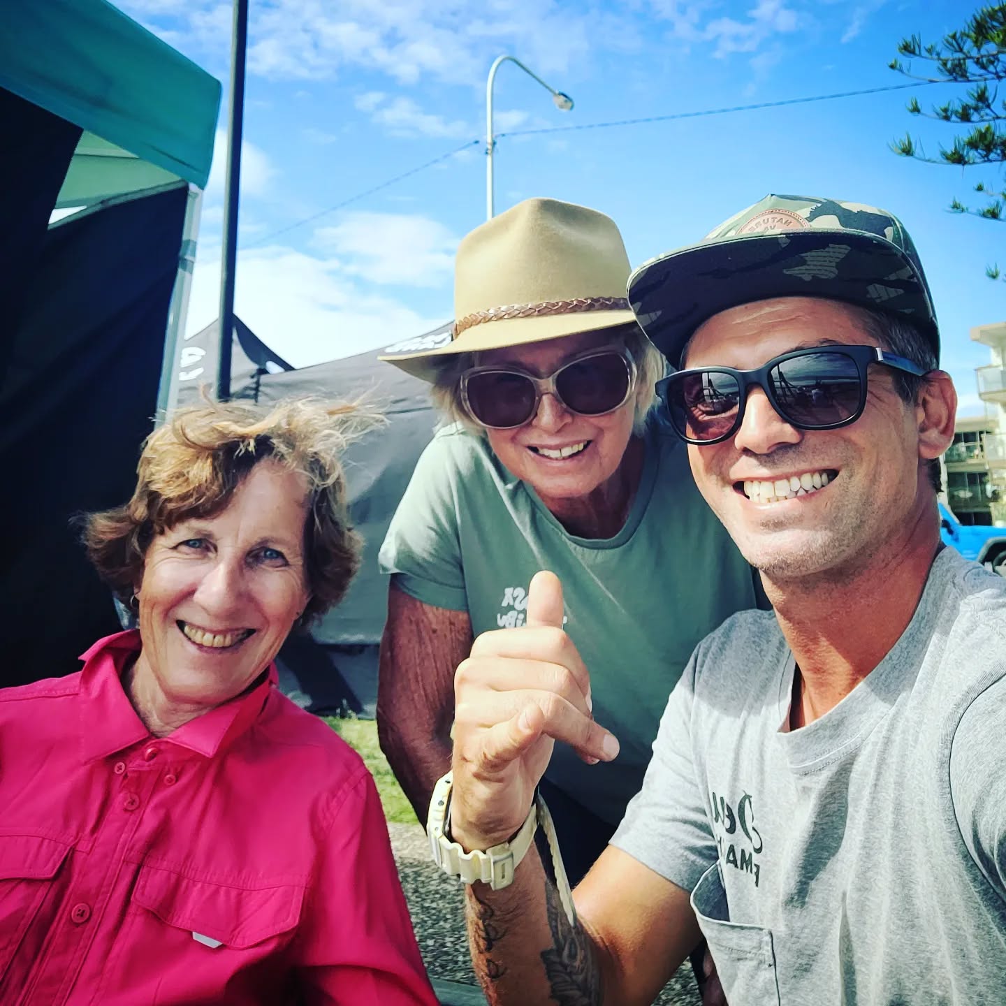 Here I am with these two beautiful ladies who are giving me some surfing tips 🤙🌊😎
Rosie Sinkare & Lynette Clewinson
.
.
.
.
.
.
.
.
#surfingqueensland #surfingqueenslandinc #shapers #surfboards #surfboard #surfing #australia #noosa #noosaheads #surf #surfboardshaper #shape #shaping #kangarooislandaustralia #adelaide #discoverqueensland #discoveryaus #discovery_noosa #portelliot #xtremesports #middleton #design #melbourne #coolumbeach #sea #waves #sun #sunshinebeach #goldcoast
#surfgoldcoast