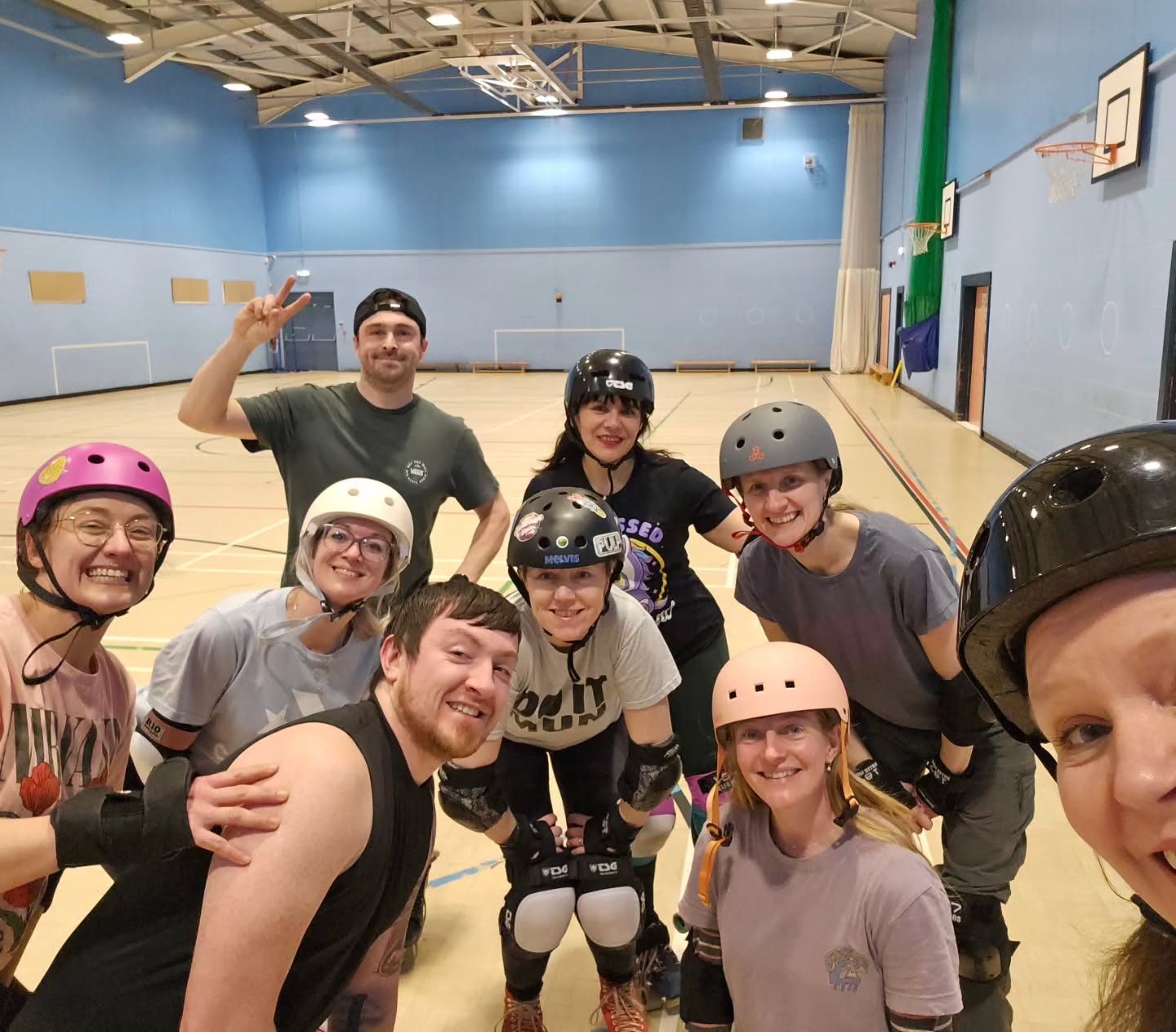This weeks session was a beasting. I think we'll be feeling this one tomorrow!
Sweating and out of breath but still smiling 😃
Gotta love this lot.
I love Thursdays ❤️
Join us sometime why don't you.
Www.skatefitness.co.uk to book your slot
#skatefitness #fitnesscanbefun #teambeetroot #rollerskating #endurance
