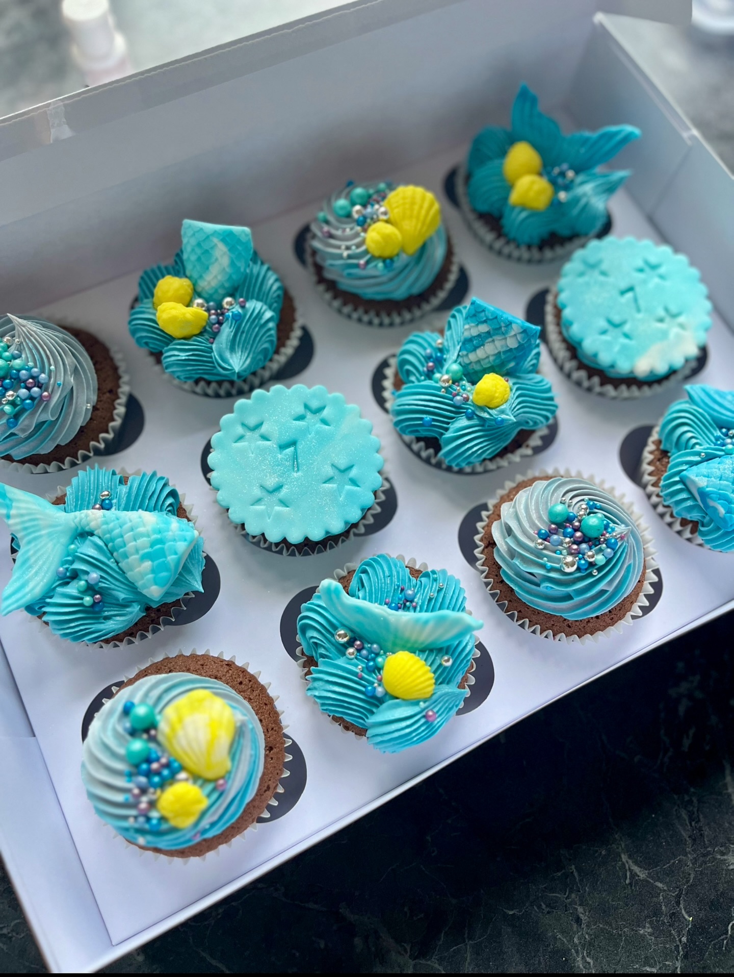 Mermaids among the stars 🧜♀️
.
.
.
#cupcakestagram #birthdaycupcakes #mermaidtheme #cupcakeideas #mermaidcupcakes